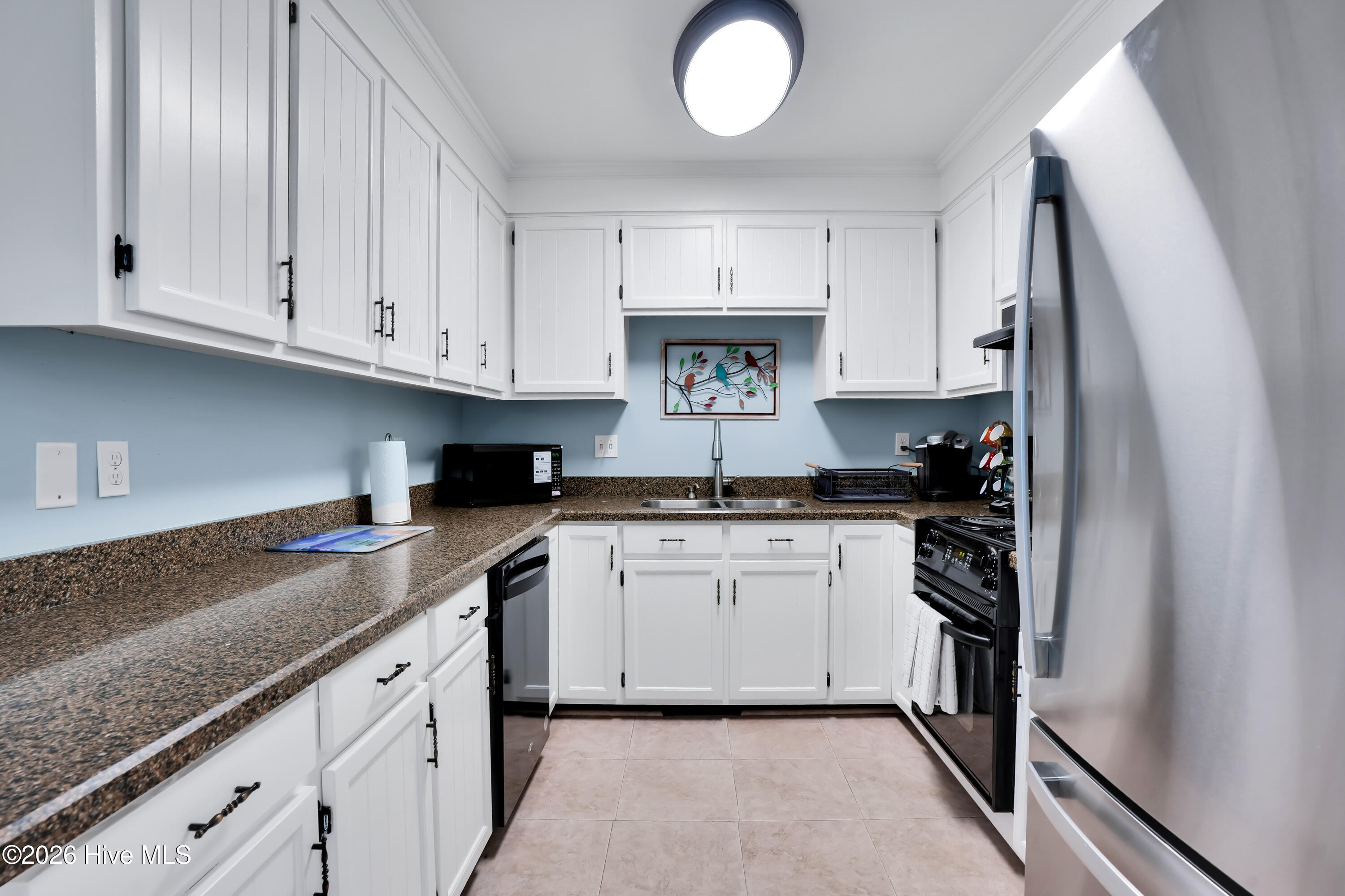 100570328 | Photo 11