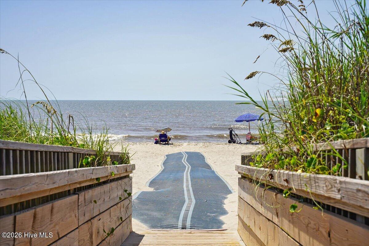 100551373 | Photo 13