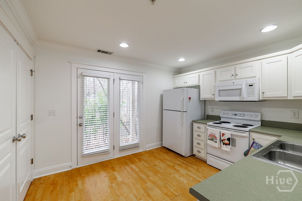 490 Barnett Shoals Road 207