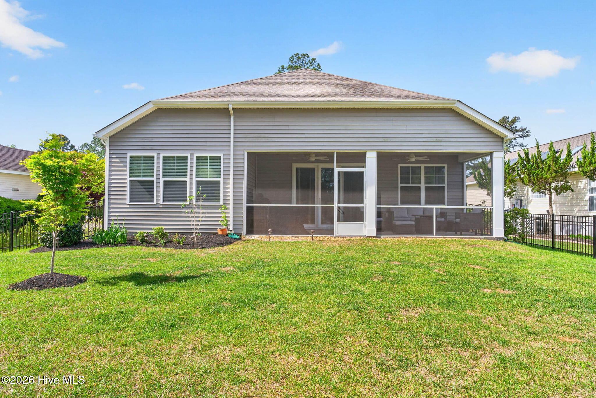 100555418 | Photo 39