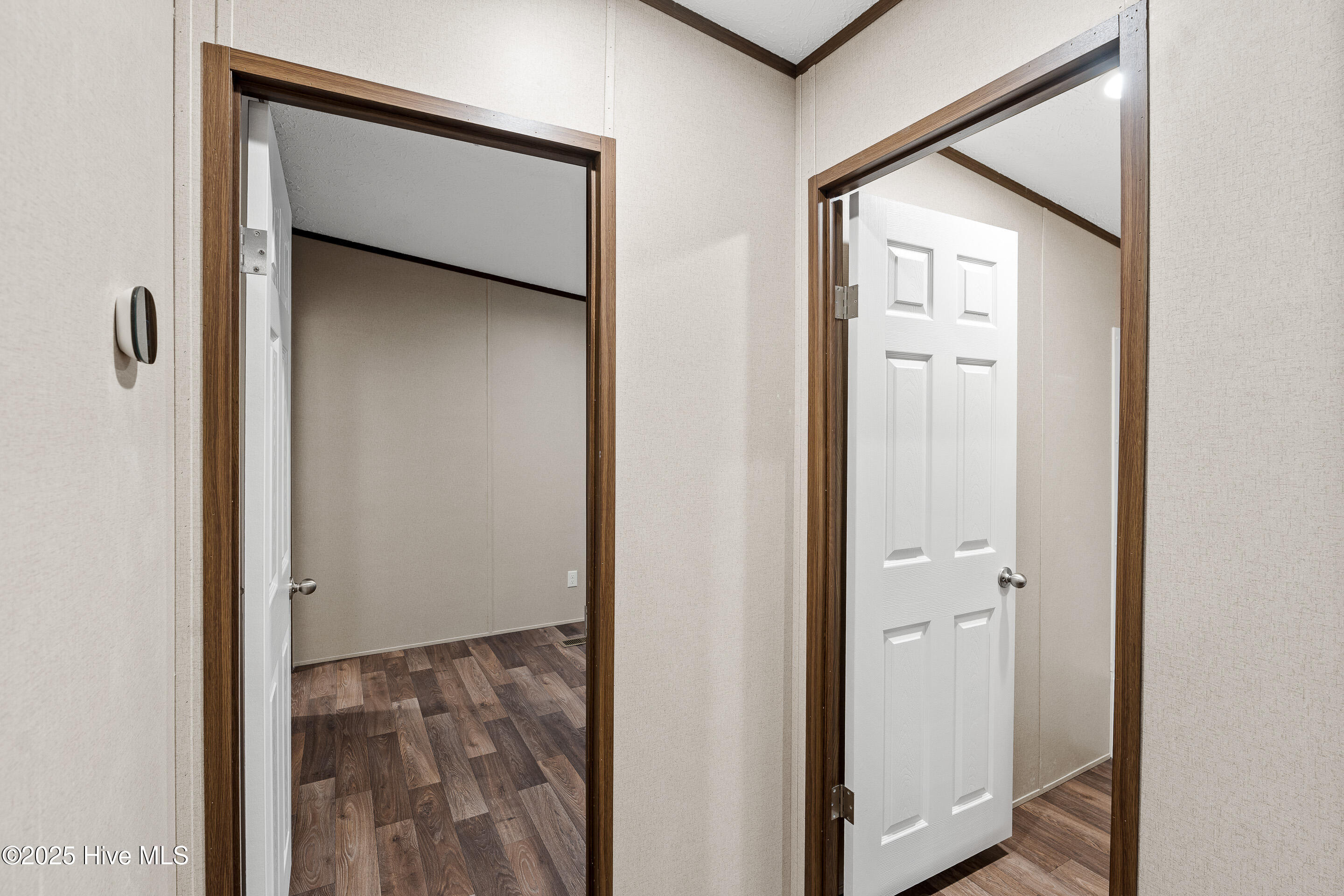 100532325 | Photo 18