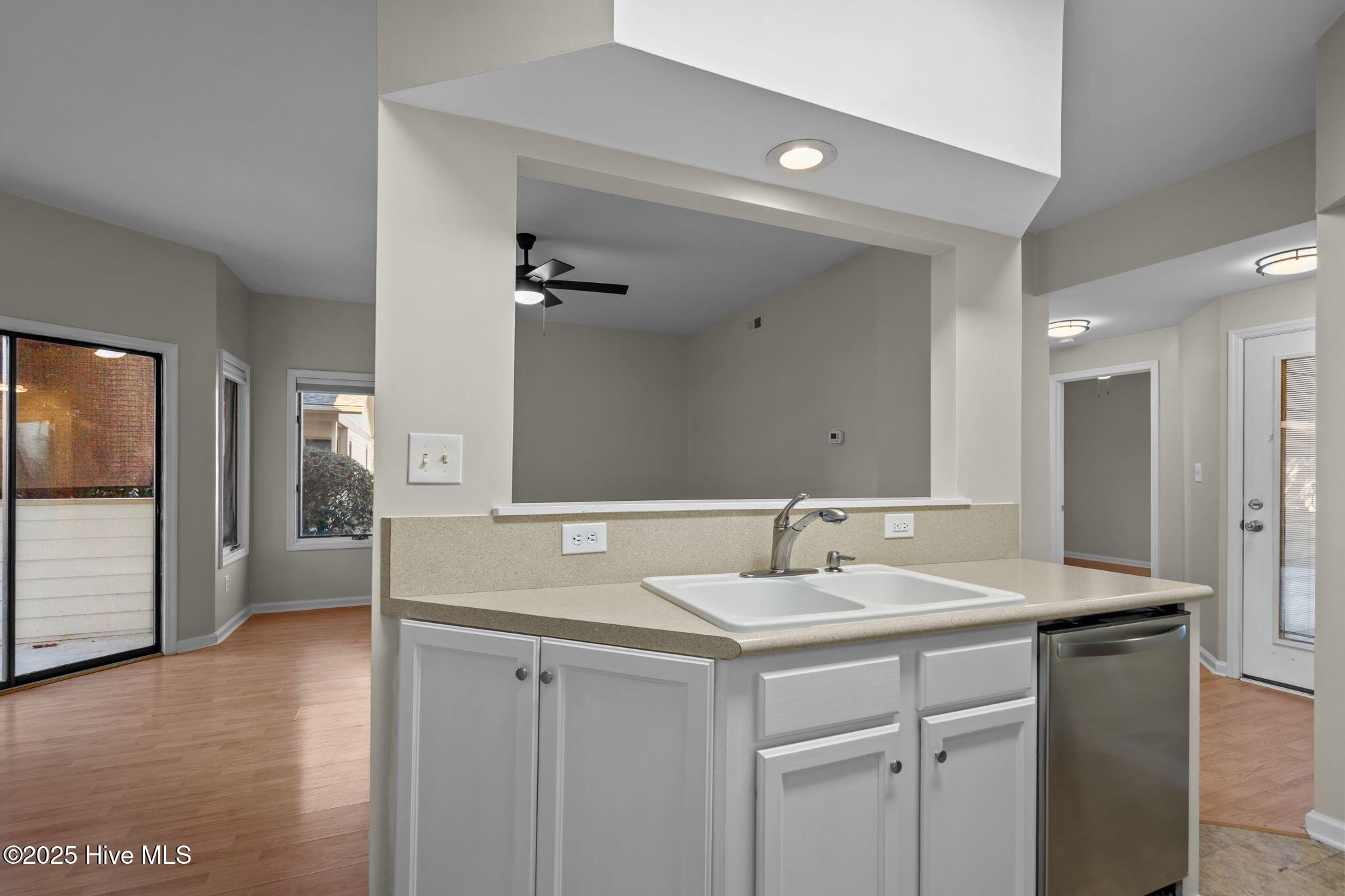 100539656 | Photo 37