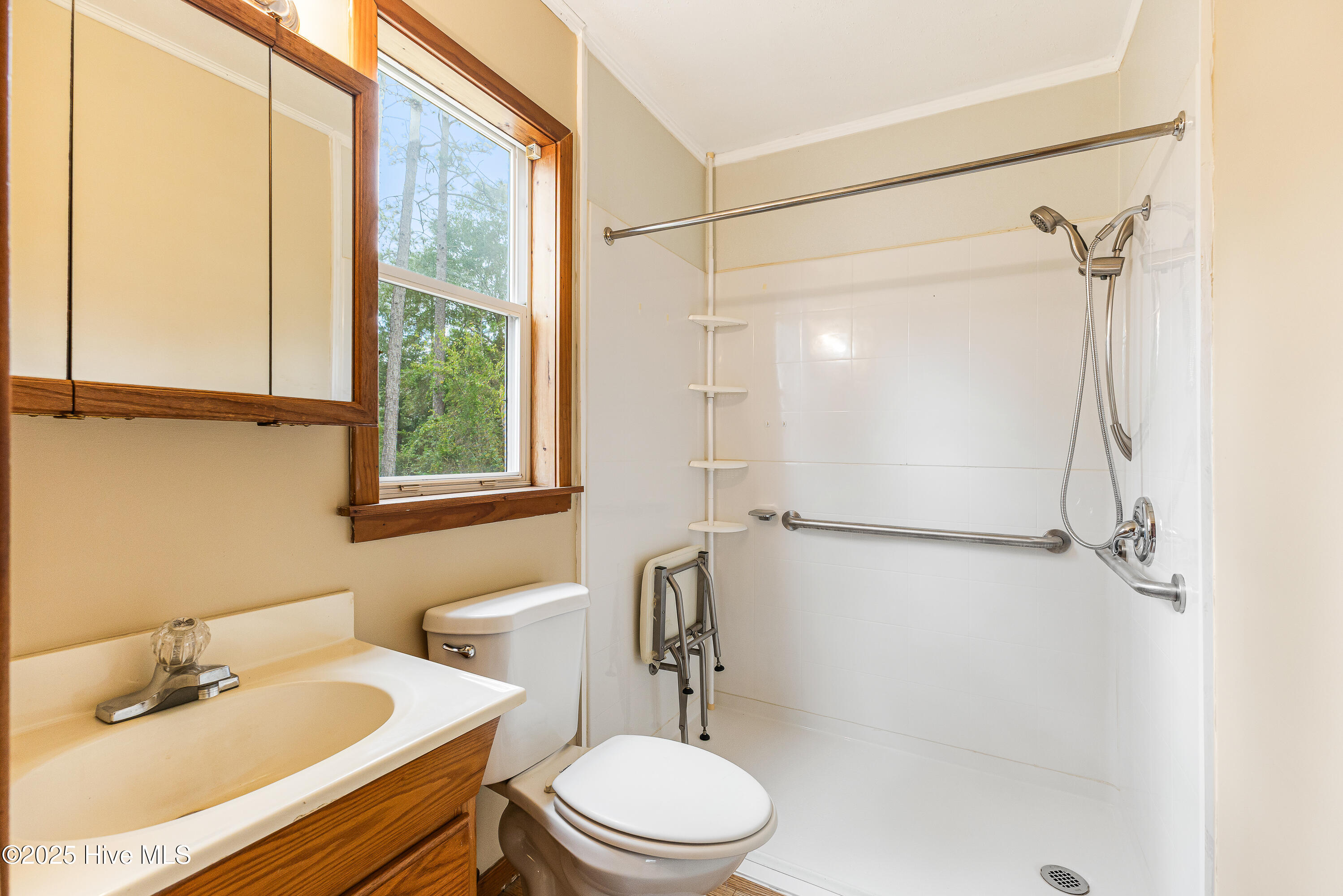 100528021 | Photo 22