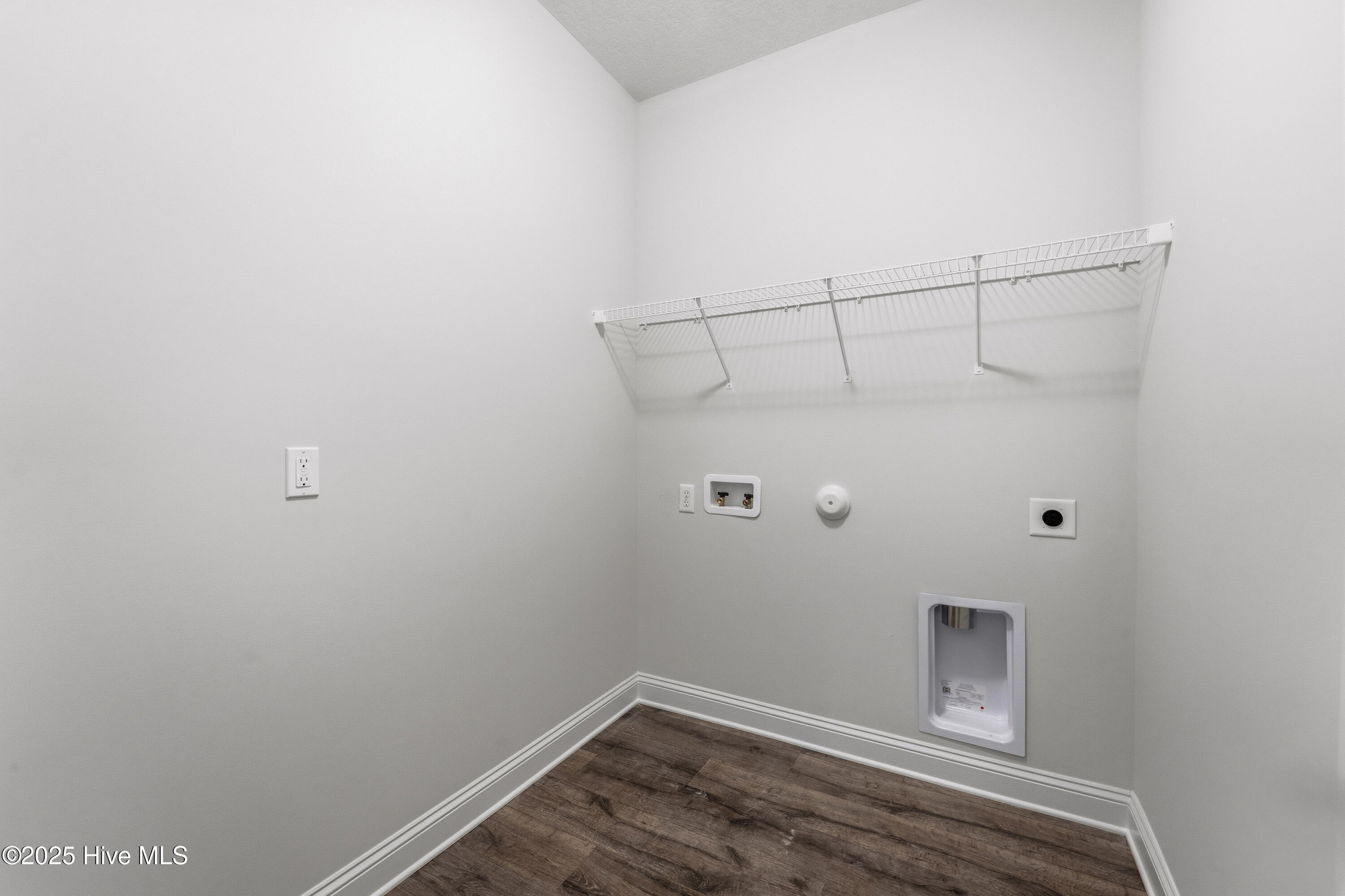 100507168 | Photo 42