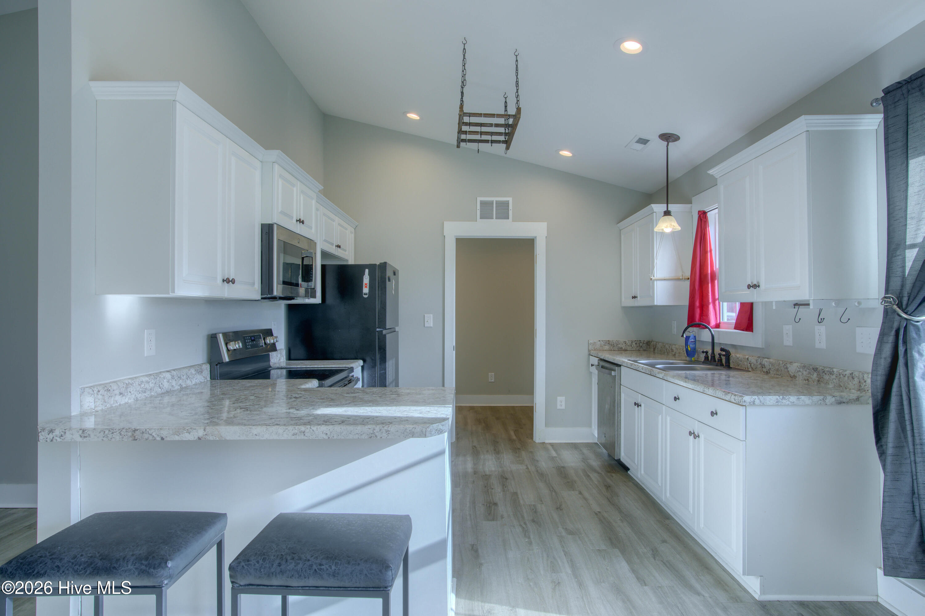 100559443 | Photo 11