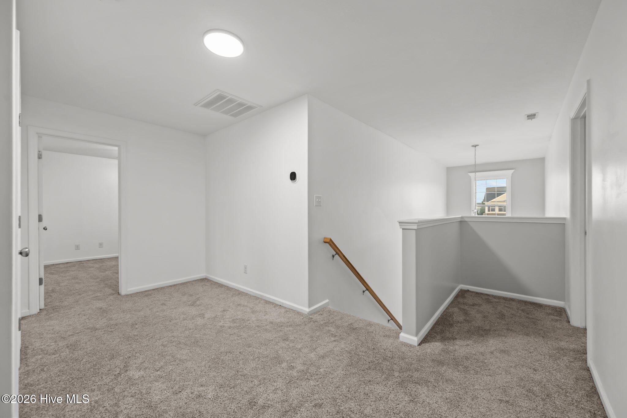 100560340 | Photo 26