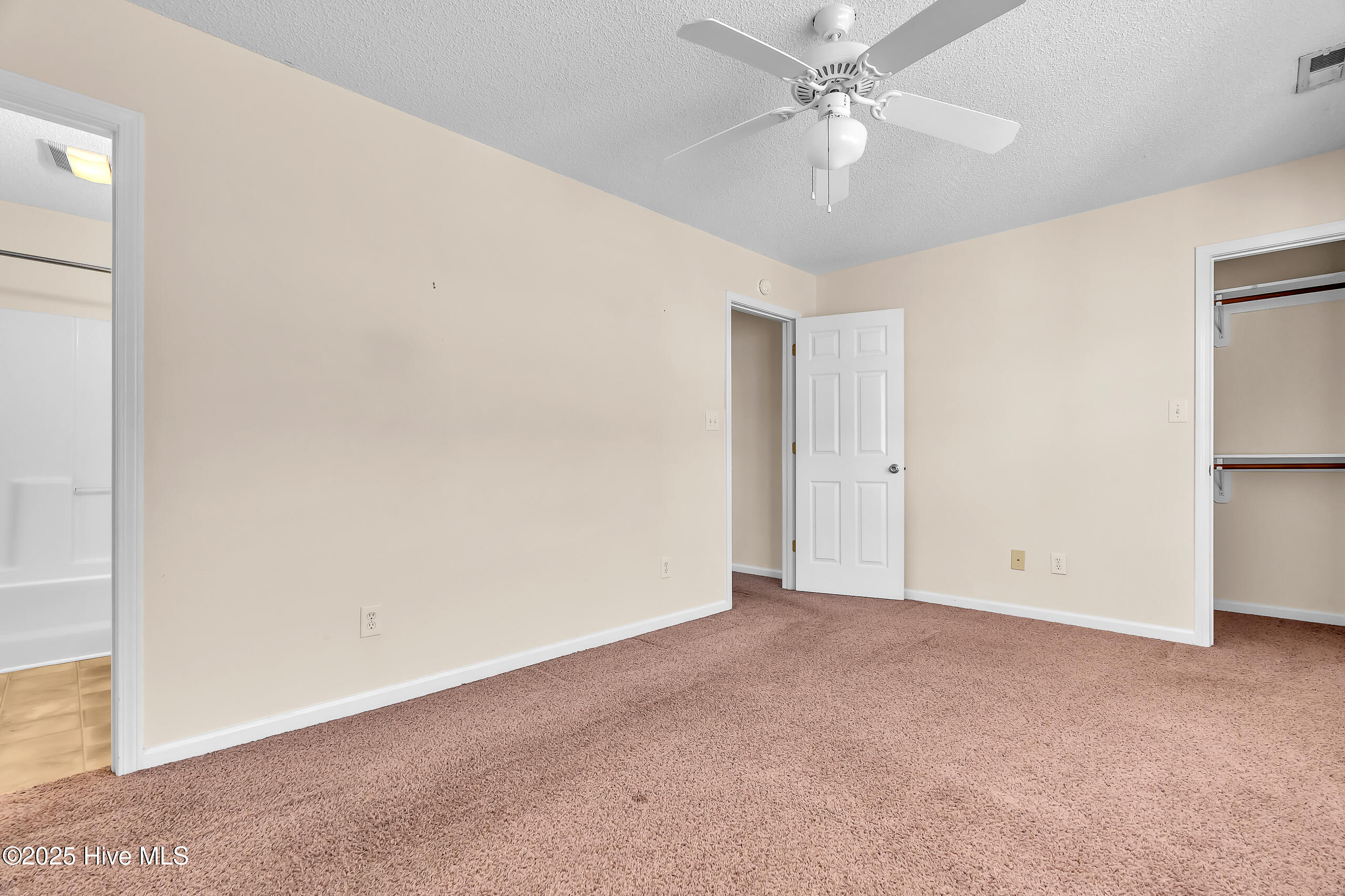 100541412 | Photo 21