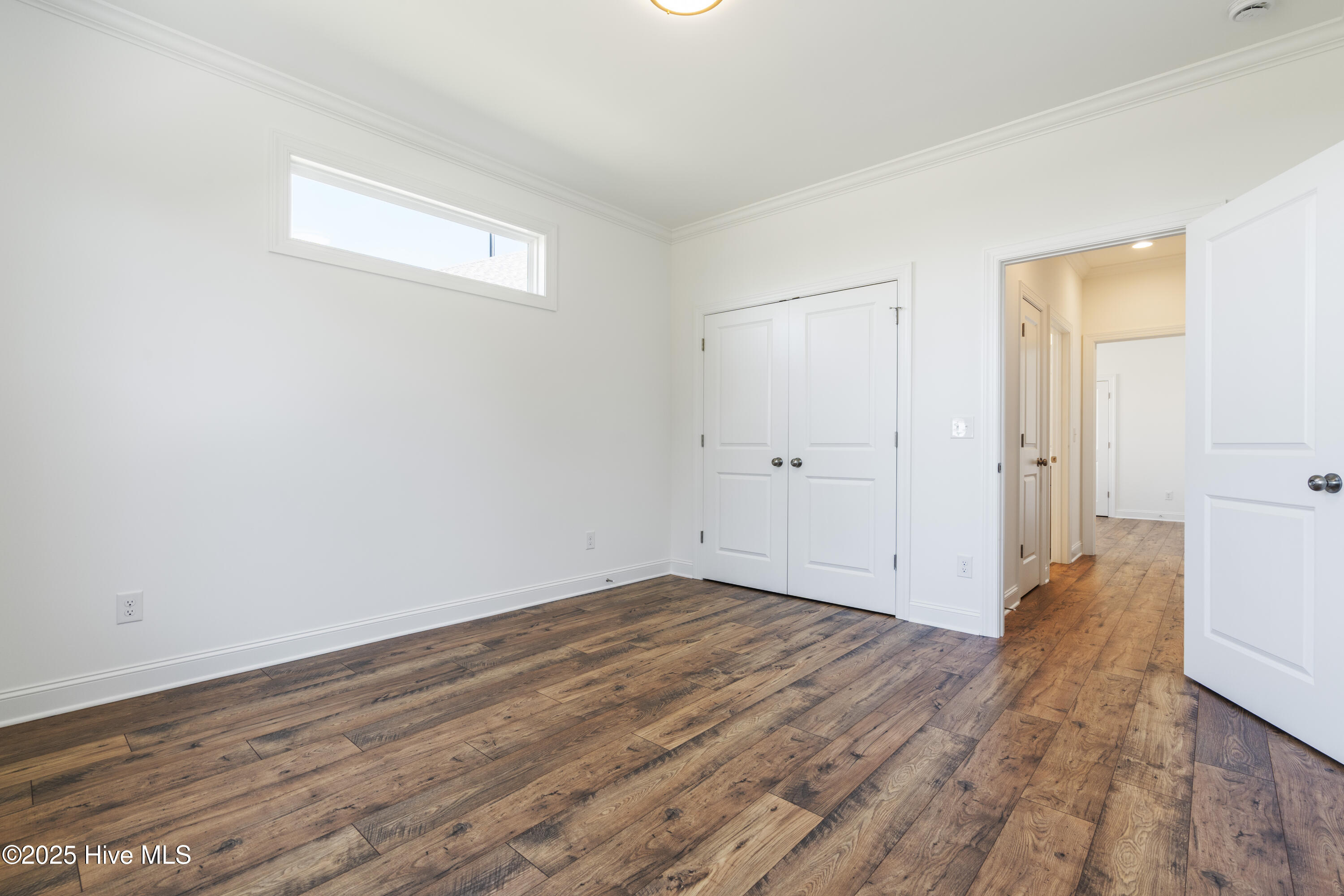 100522152 | Photo 35