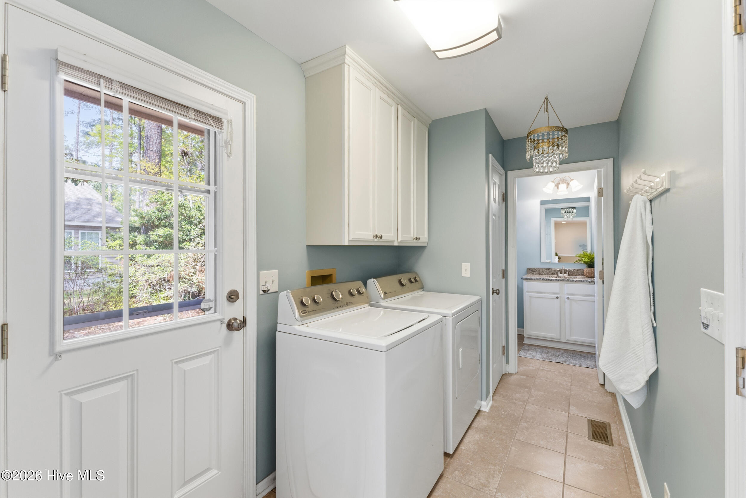 100565725 | Photo 21