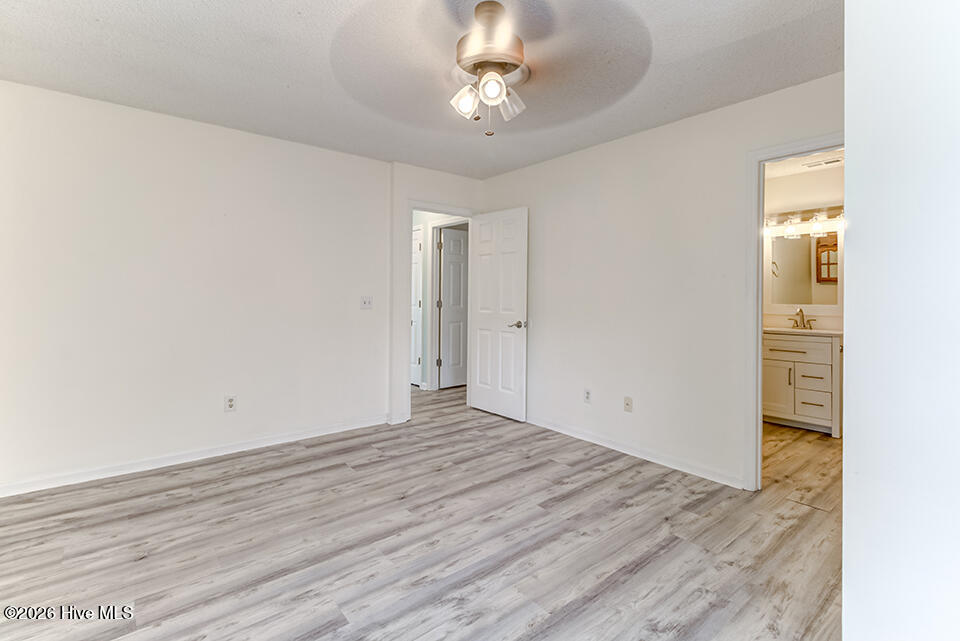 100556707 | Photo 22