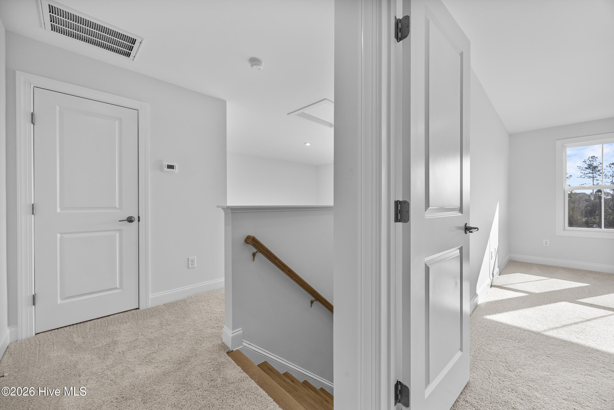 100527051 | Photo 35