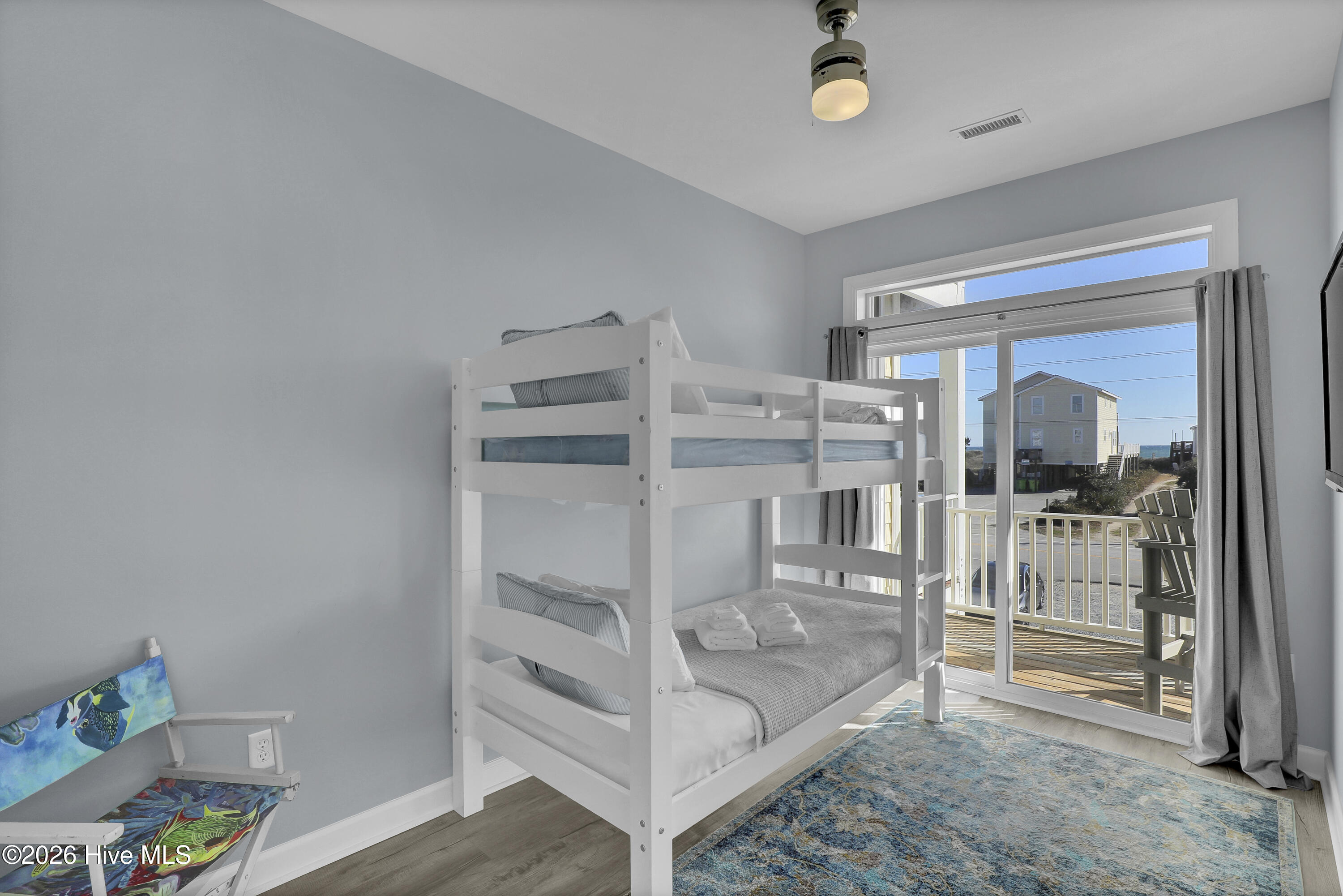 100550278 | Photo 32