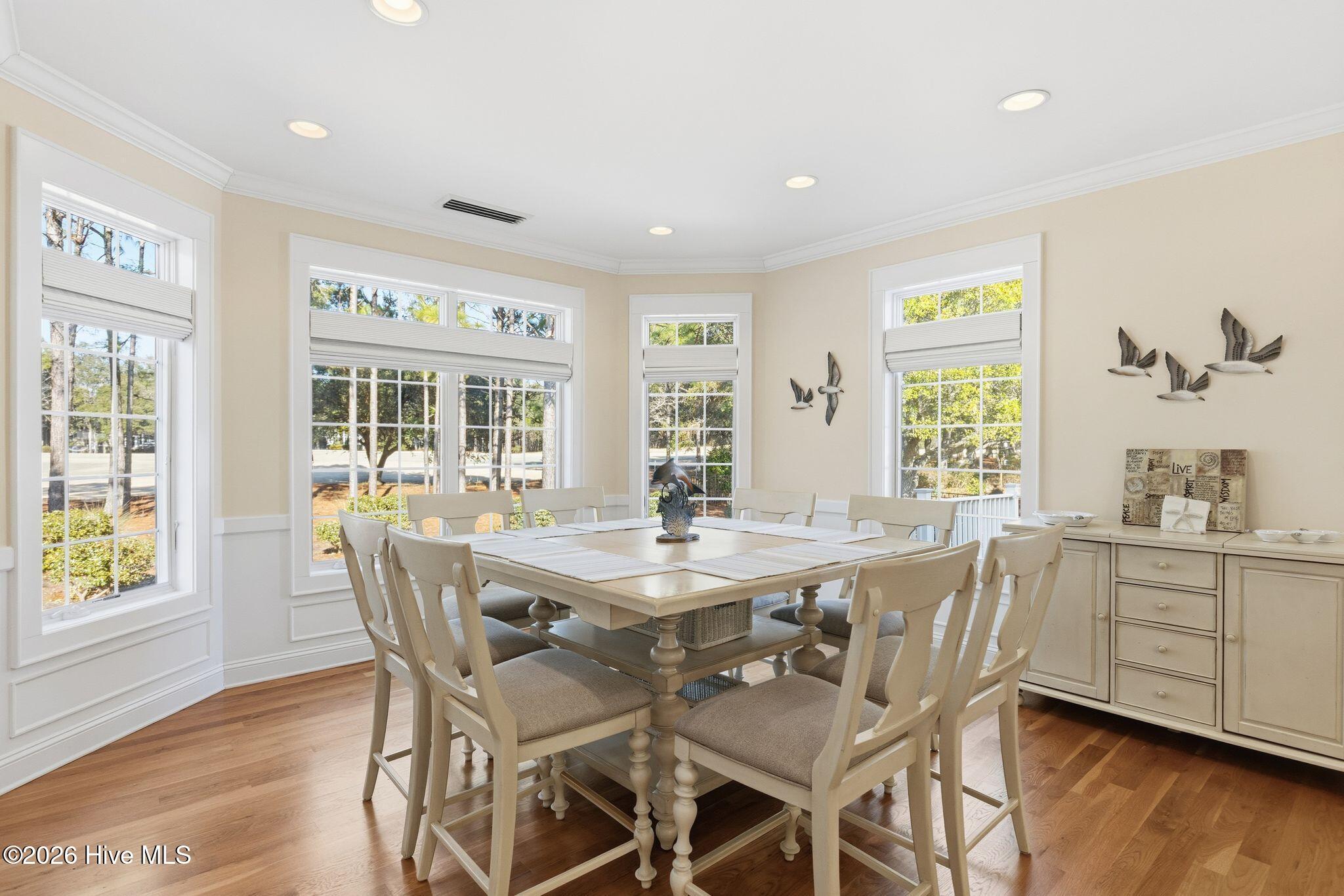 100553774 | Photo 32