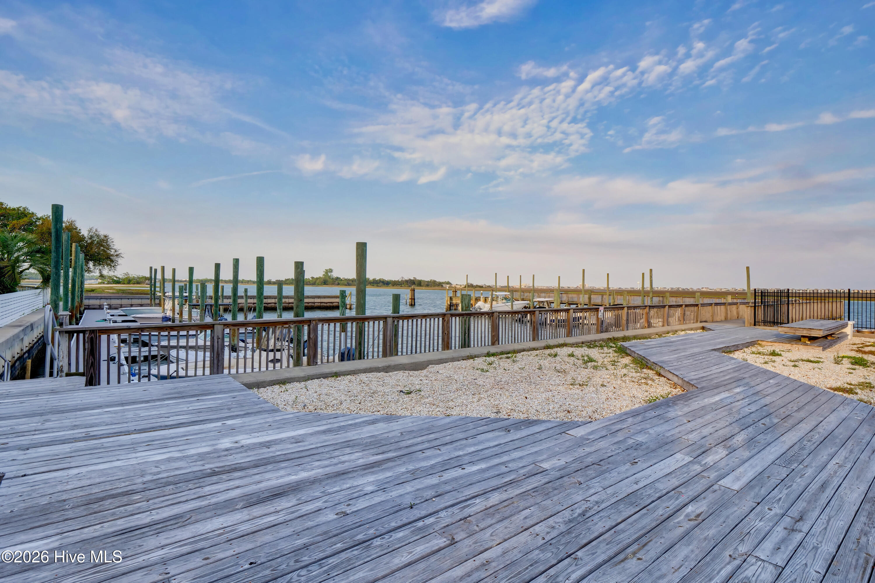 100559715 | Photo 66