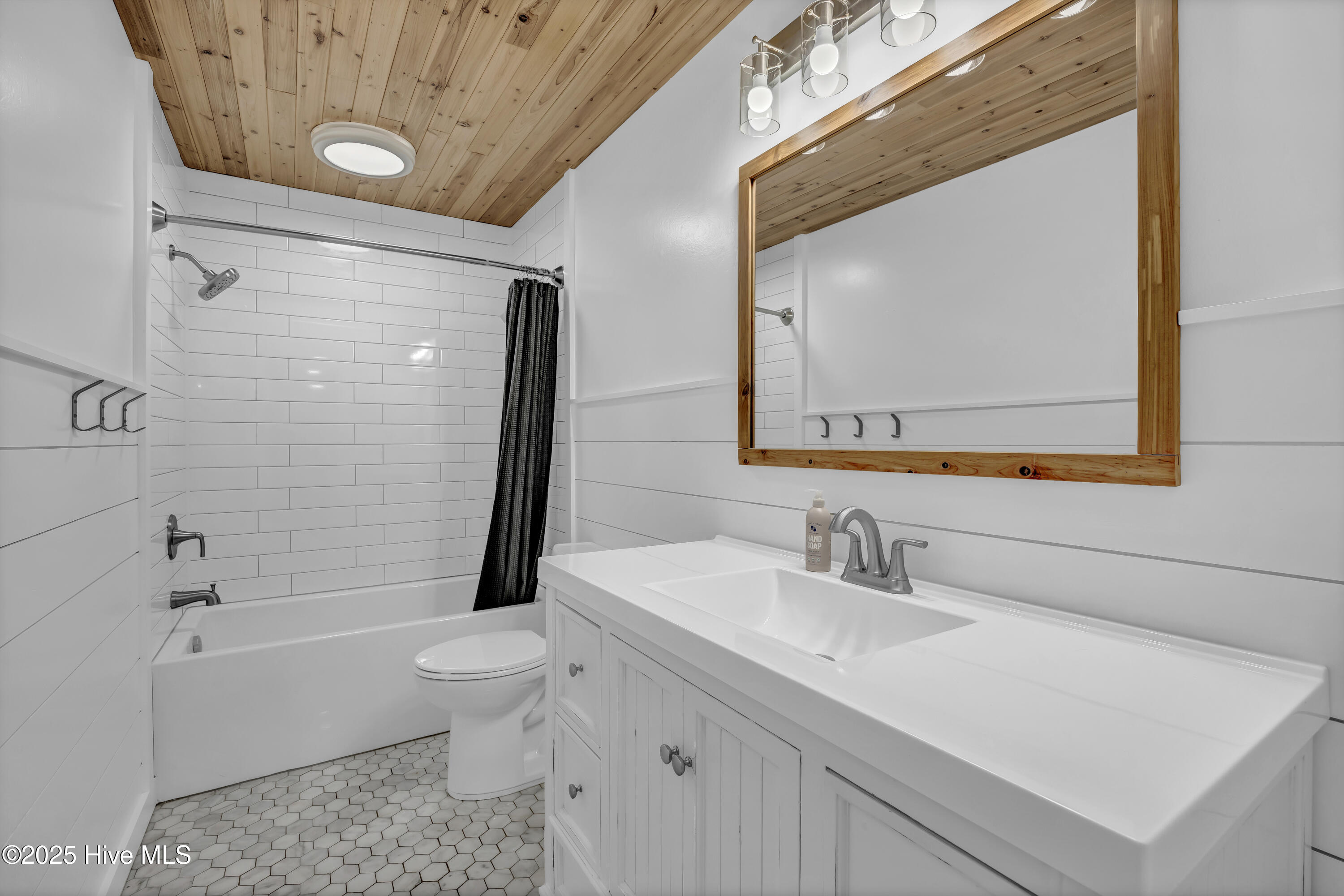 611 Harper Avenue, Carolina Beach, NC 28428 – photo 20: IMG_0237