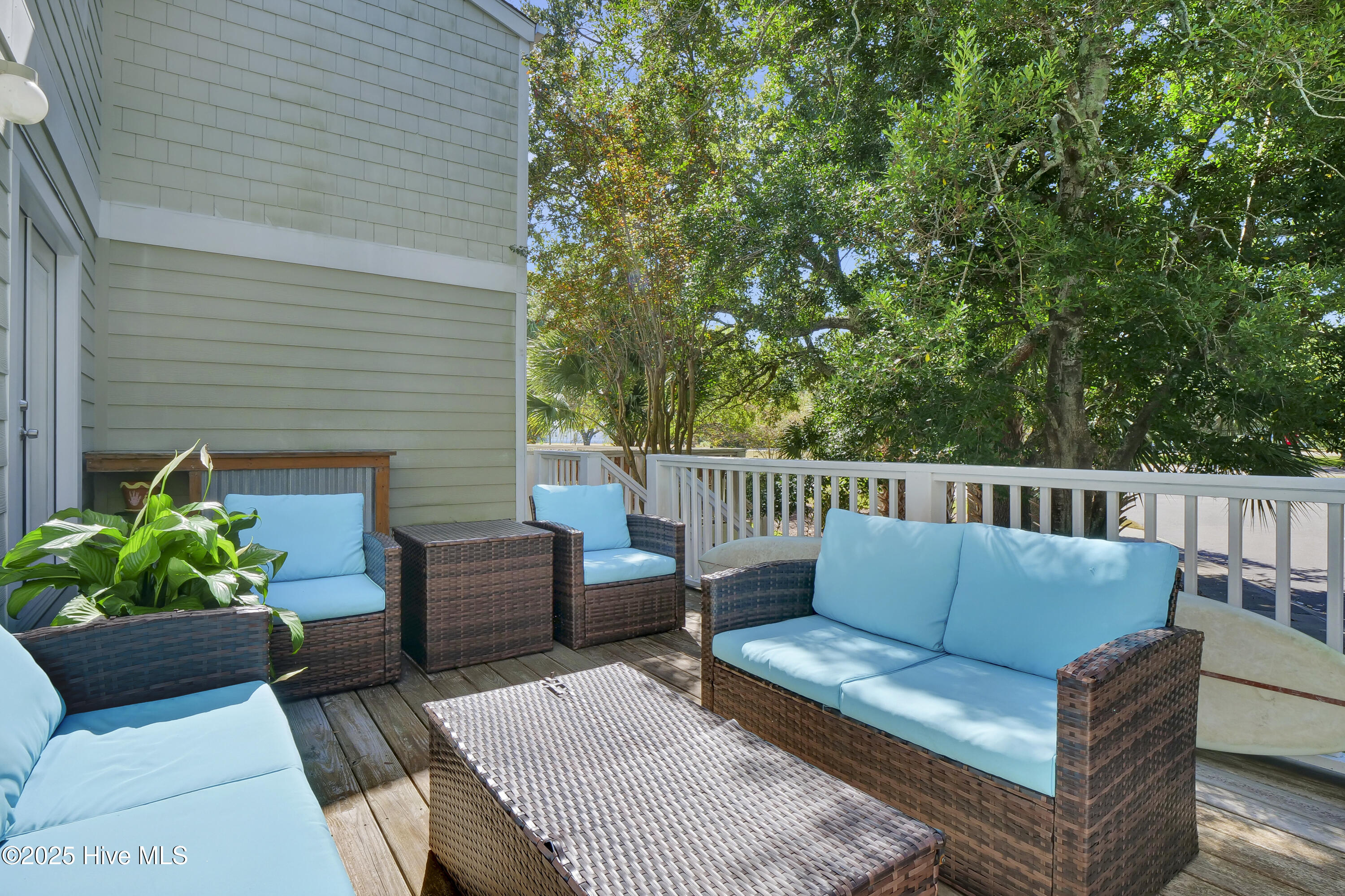 100532571 | Photo 34