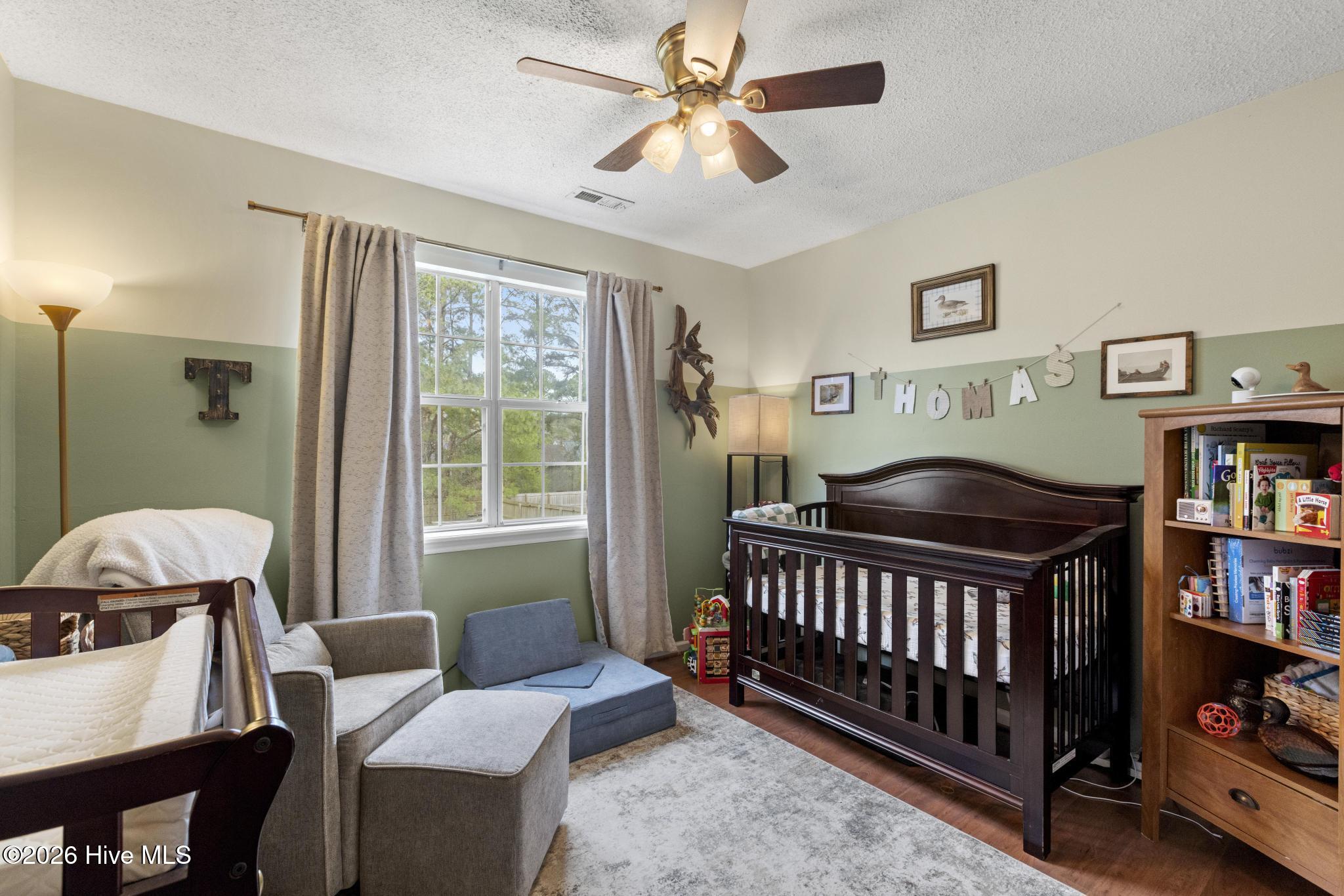 100560413 | Photo 22