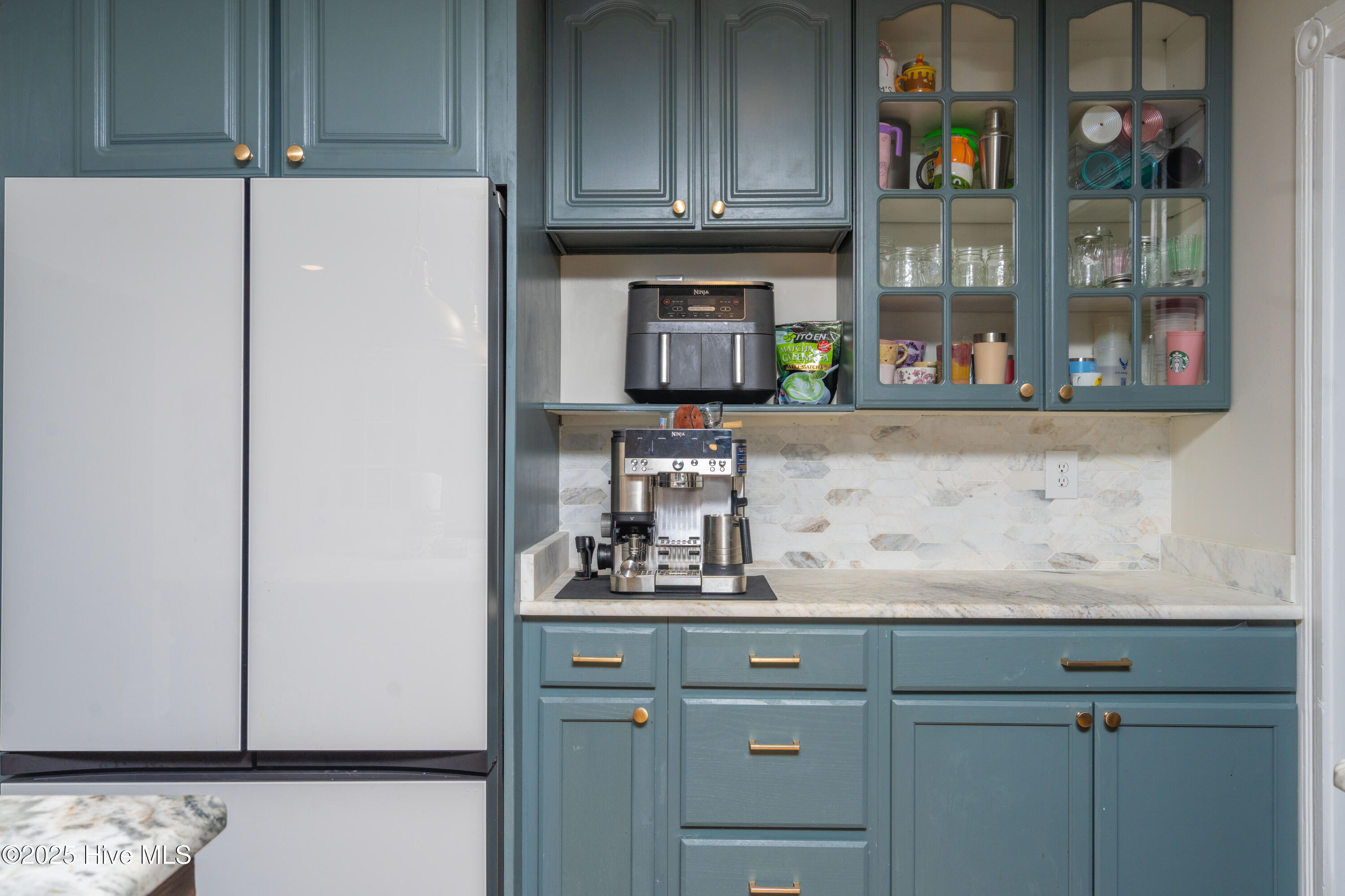 100536527 | Photo 10