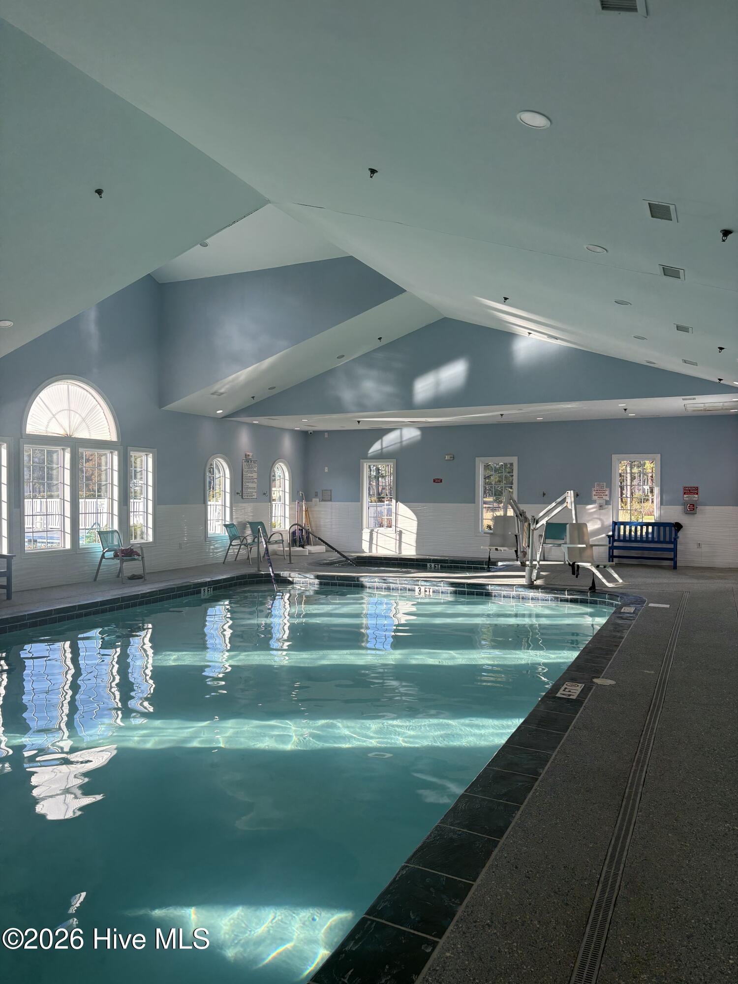 100547229 | Photo 73