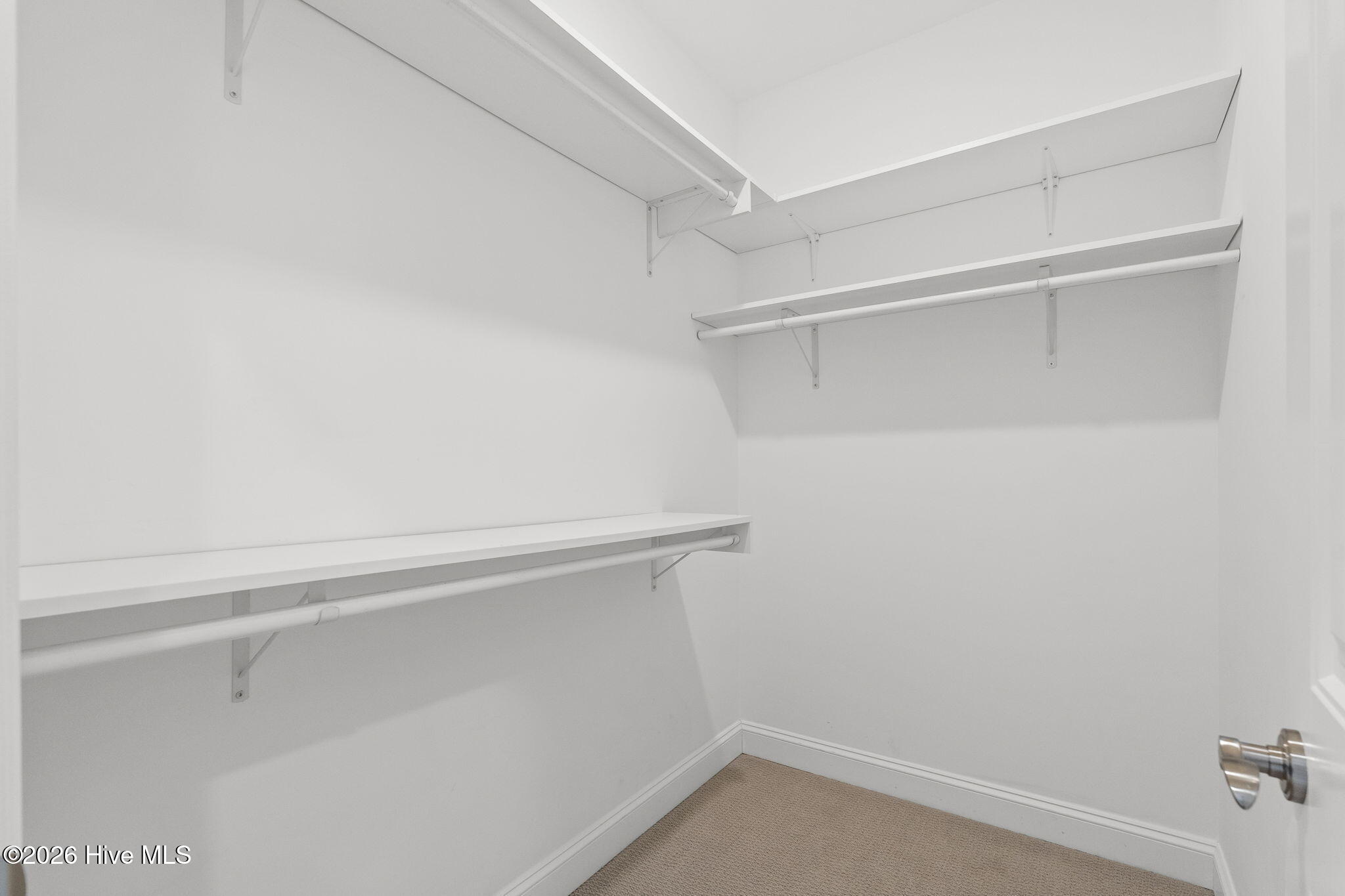 100563423 | Photo 27