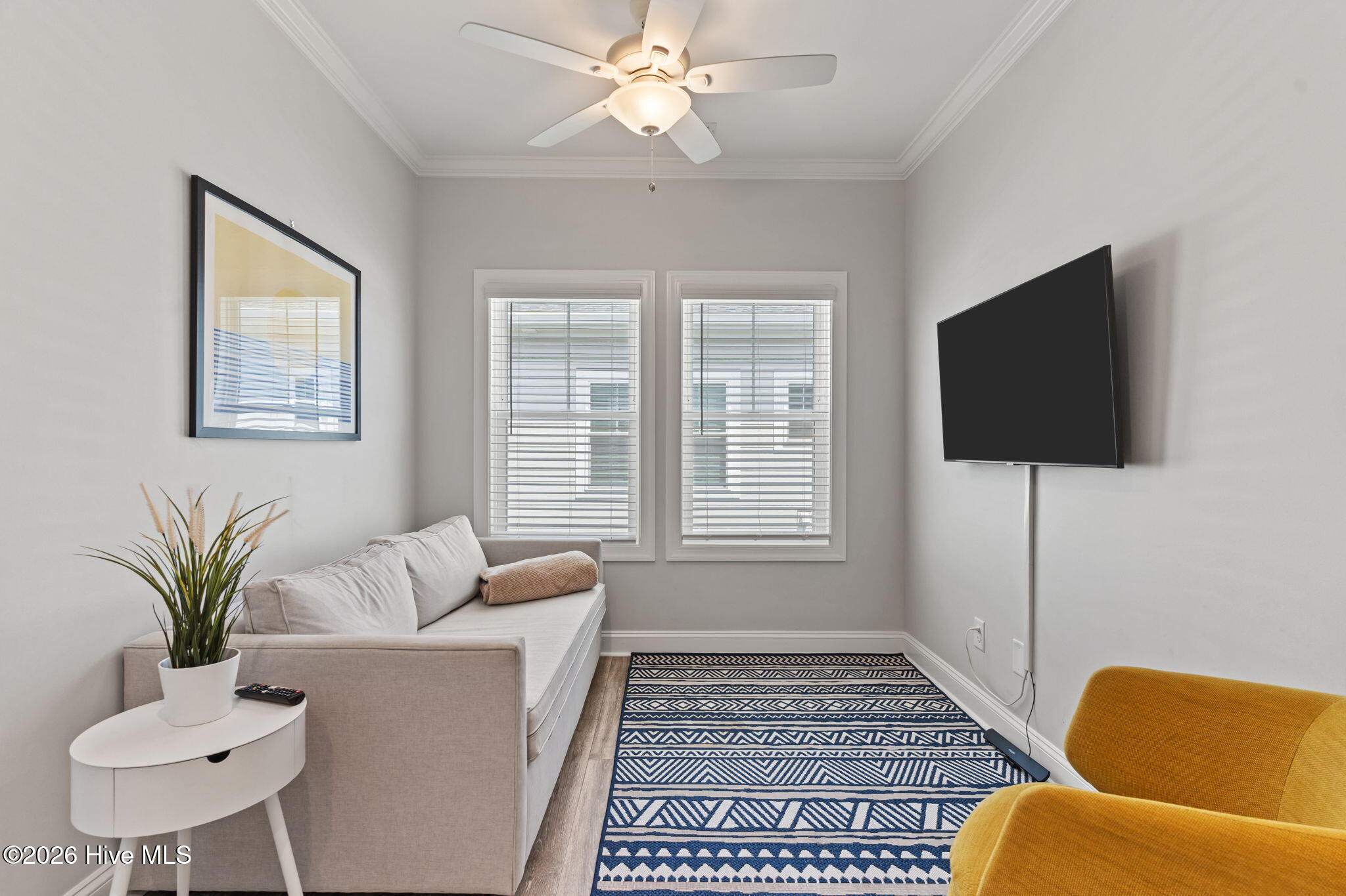 100565767 | Photo 25