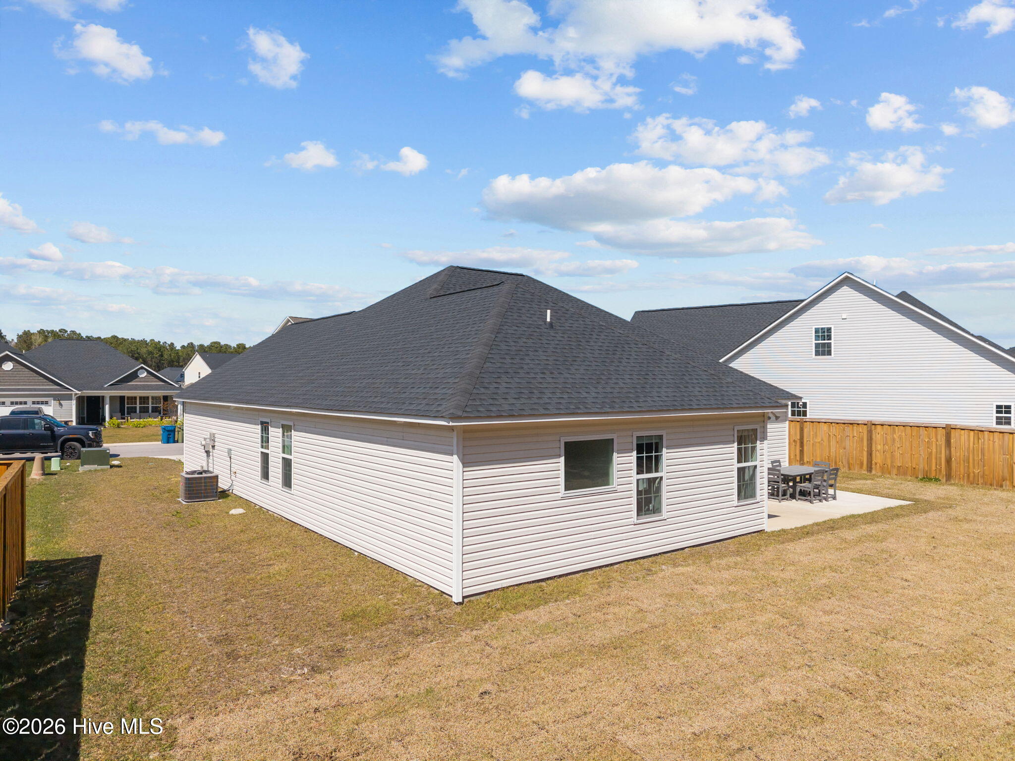 100563738 | Photo 37