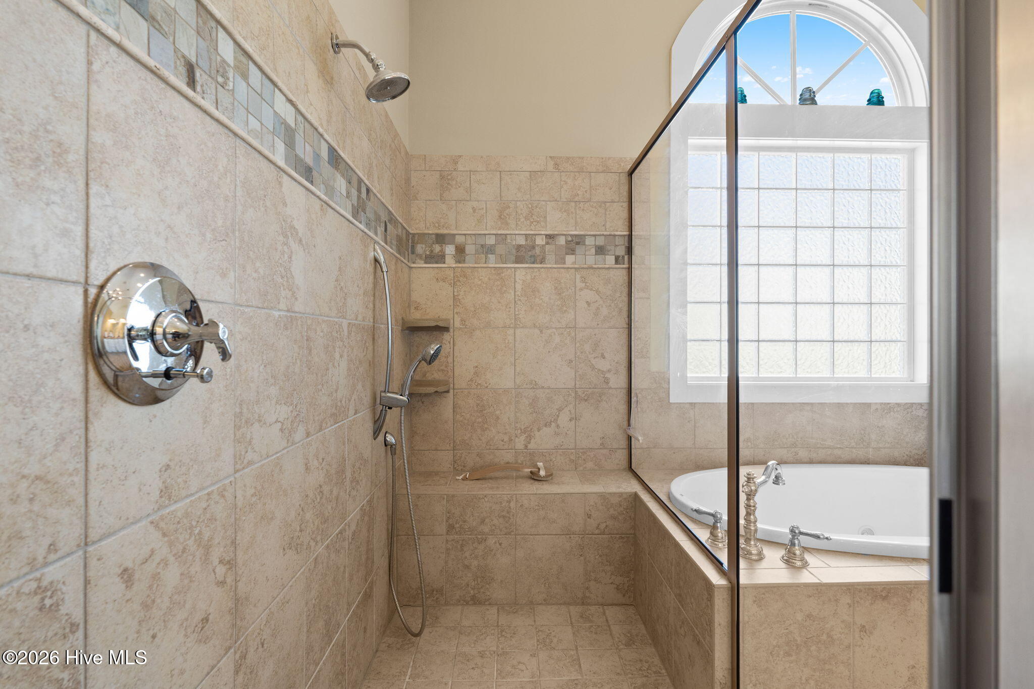 100567899 | Photo 42