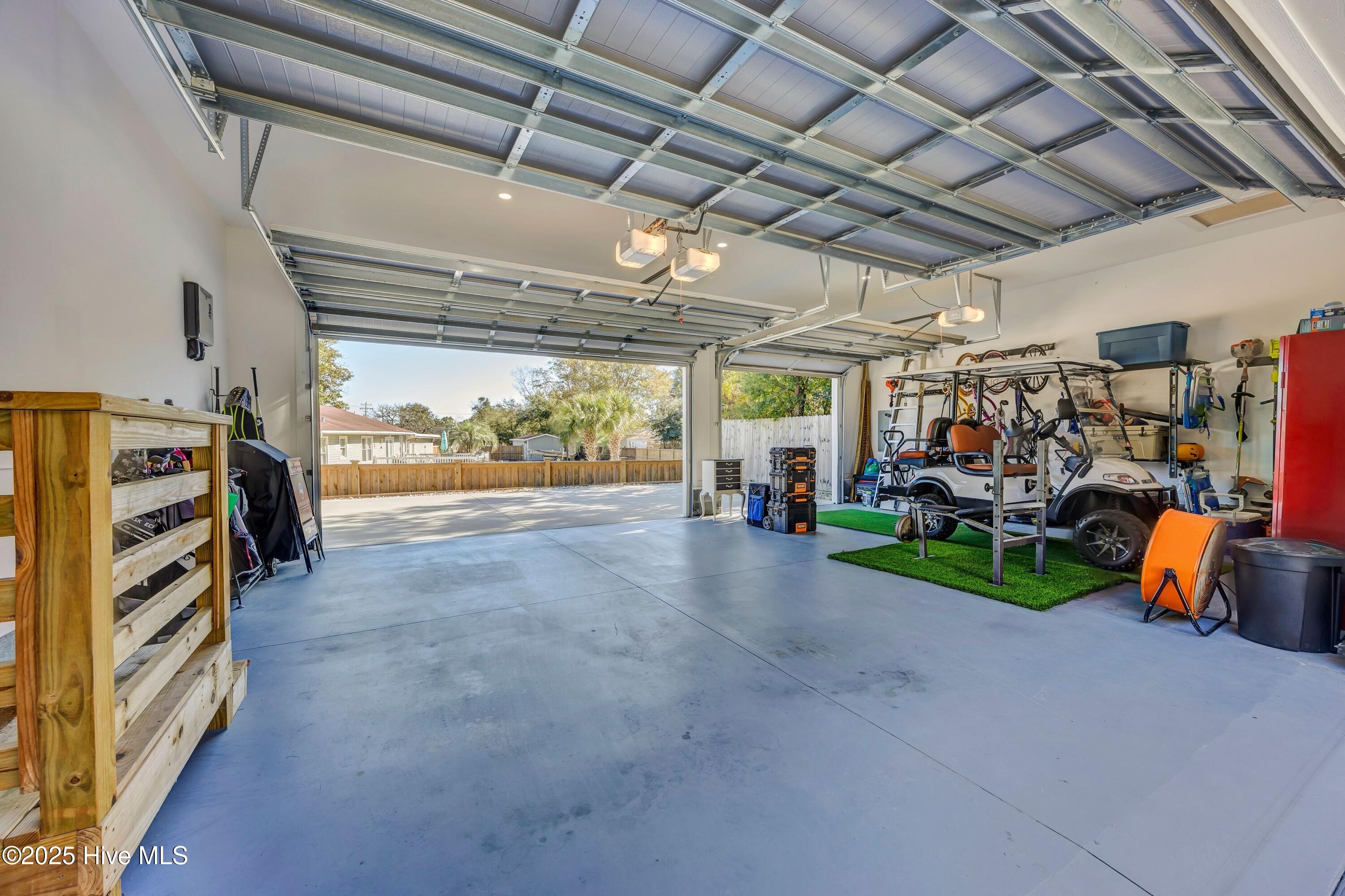 100543127 | Photo 48