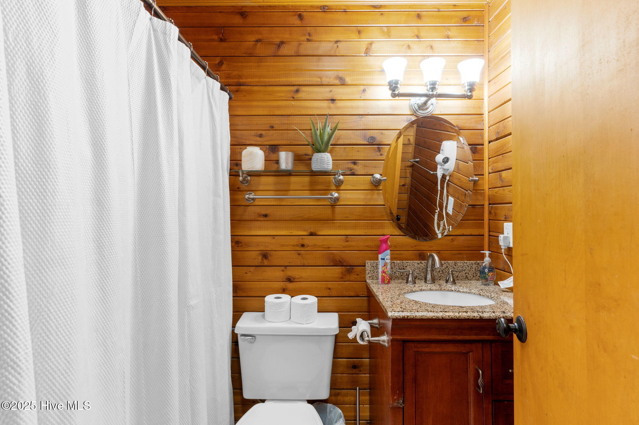 100511557 | Photo 30