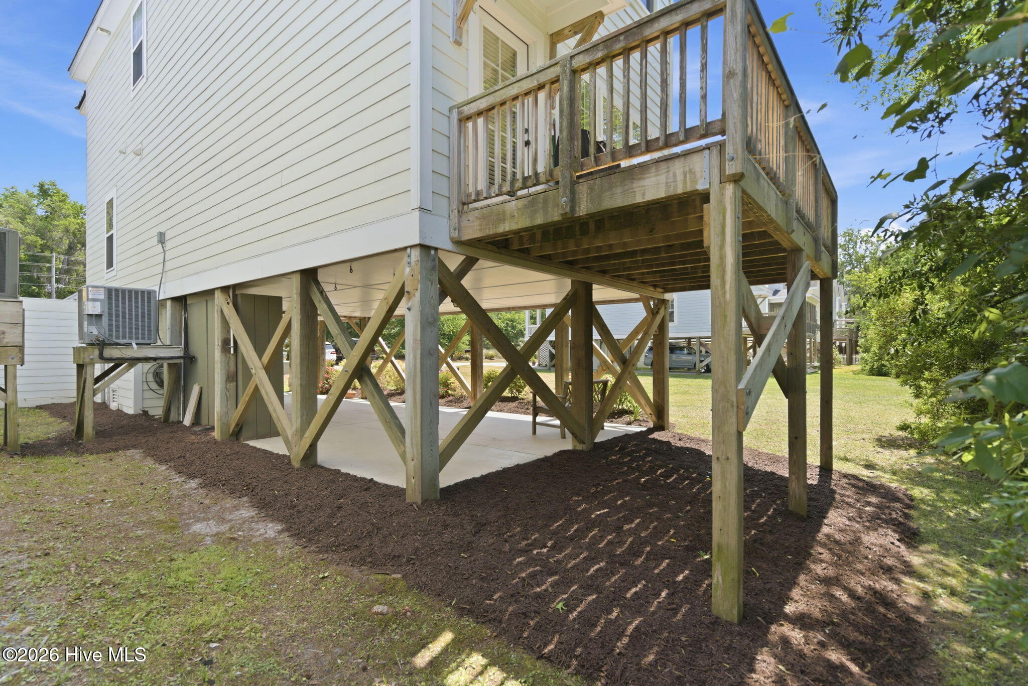 100569700 | Photo 25