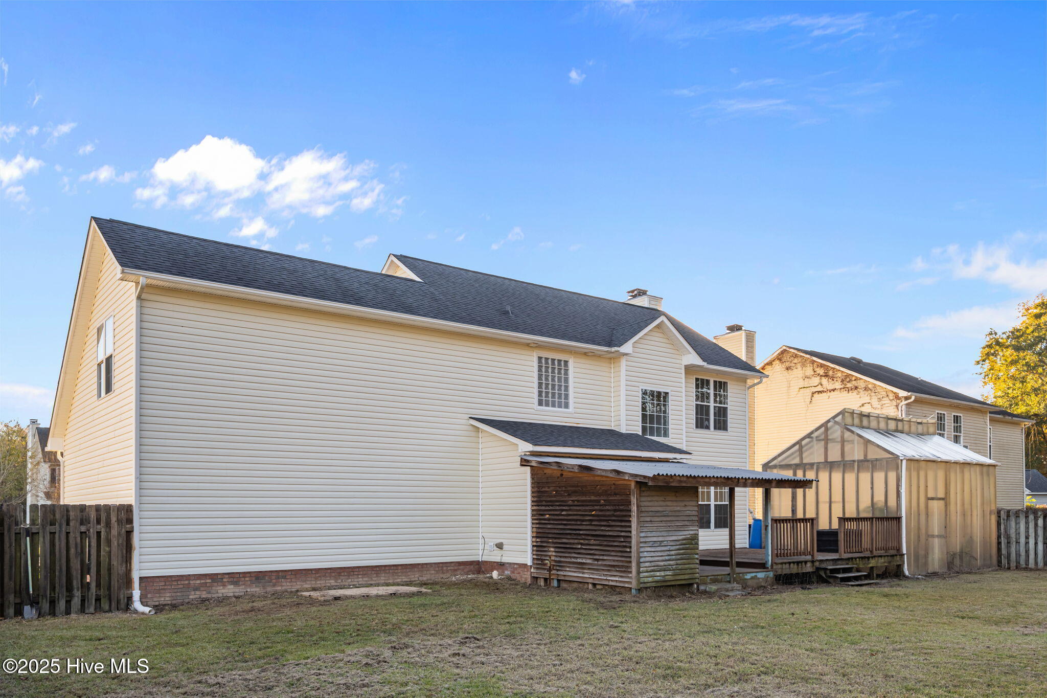 100545429 | Photo 32