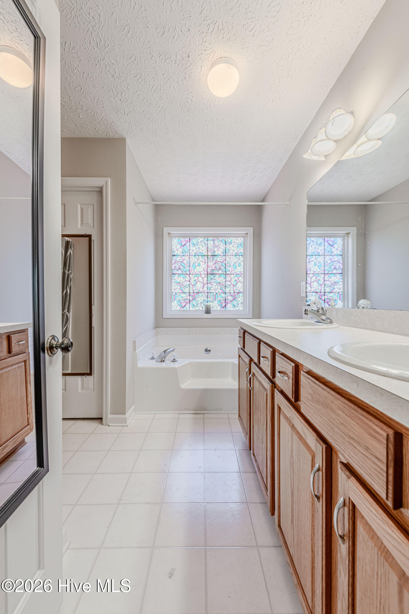 100569182 | Photo 33