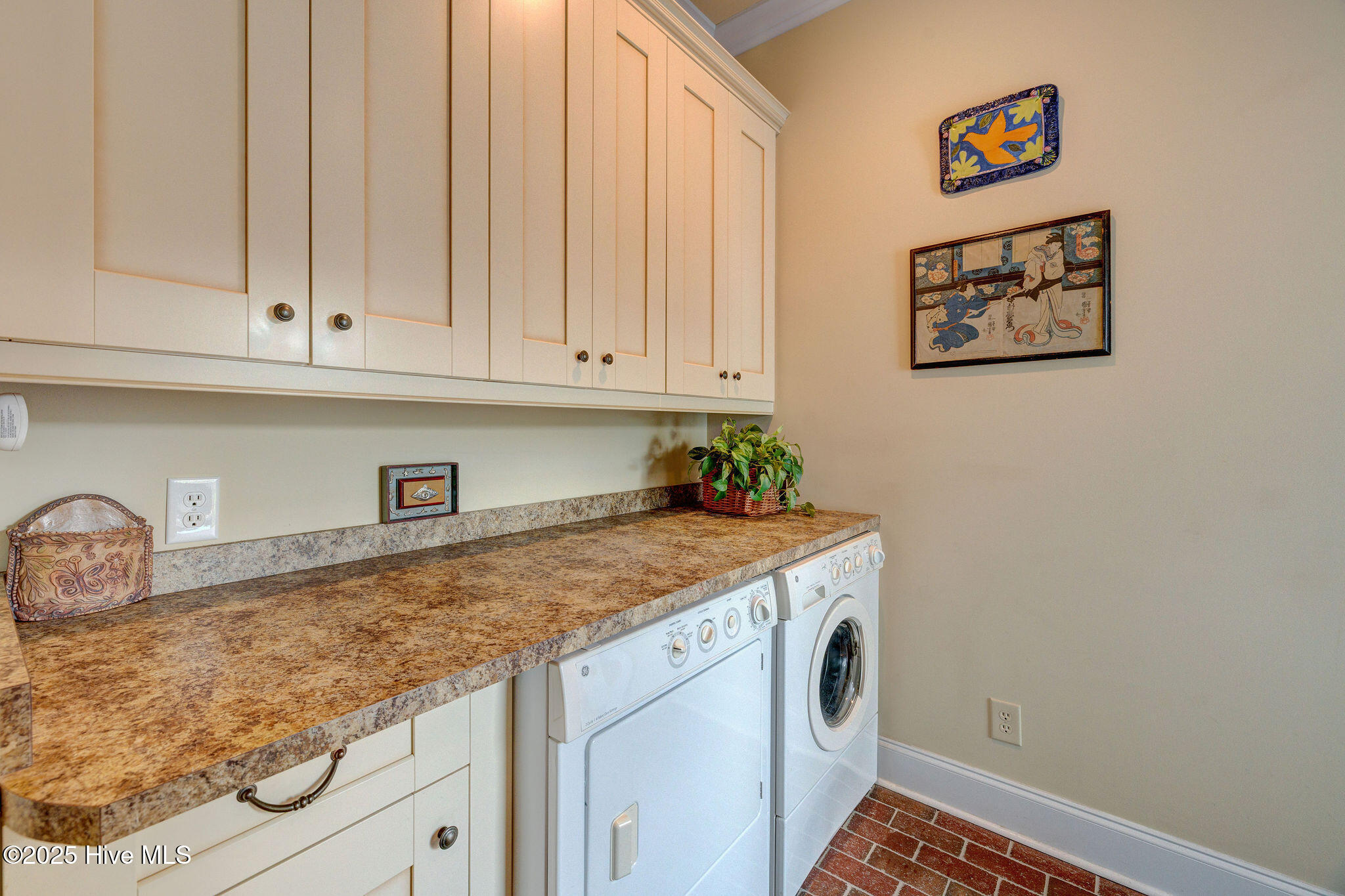 100515844 | Photo 41