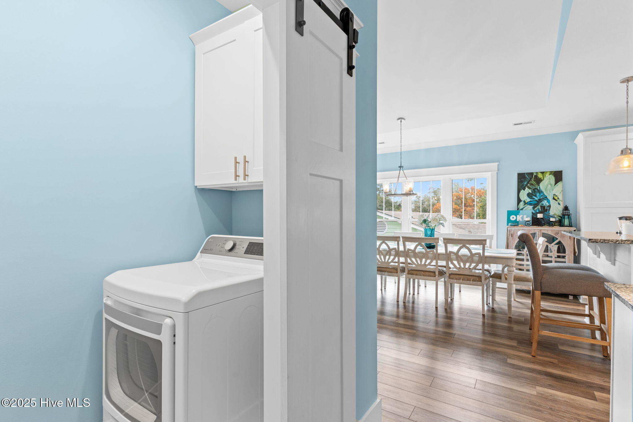 100543209 | Photo 23