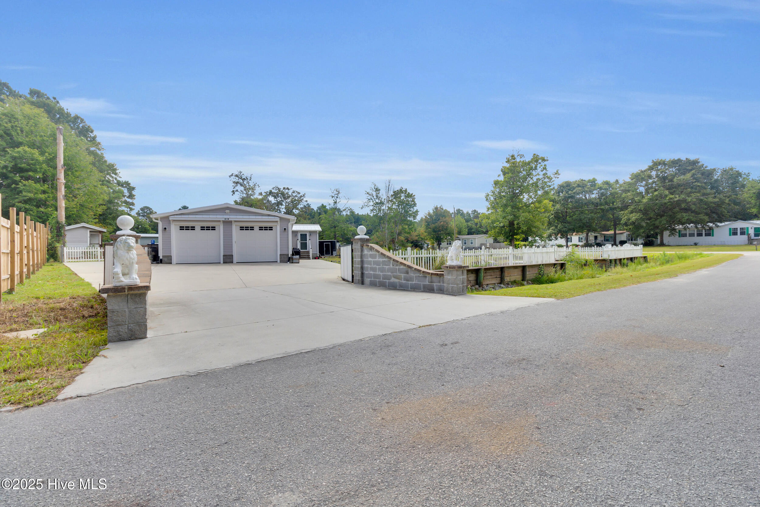 414 W Branch Drive, Newport, NC, 28570