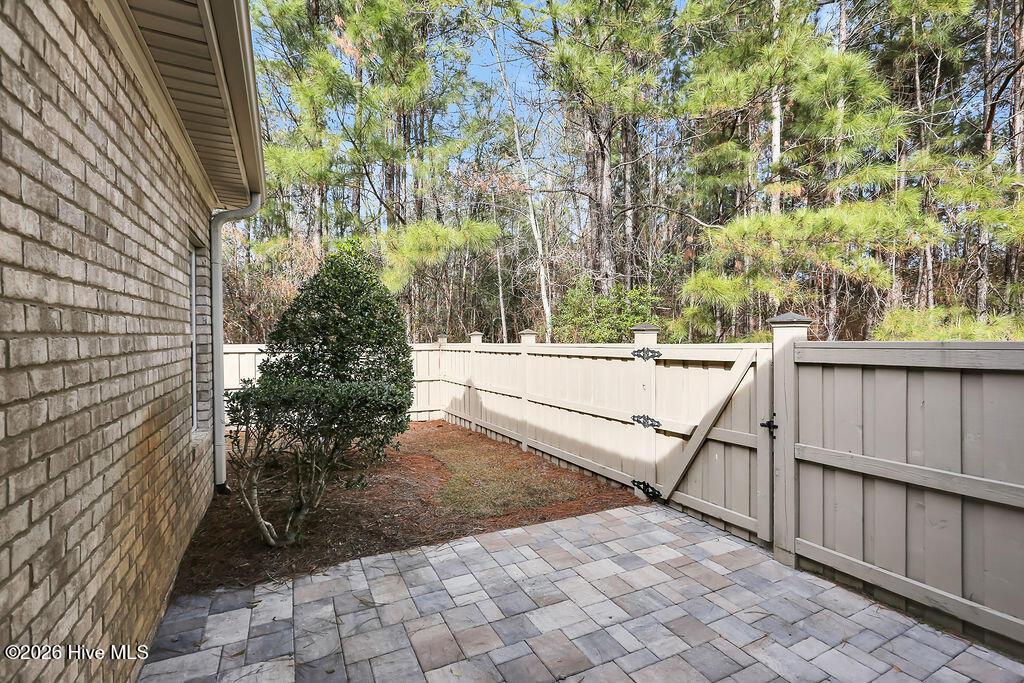 100548376 | Photo 41