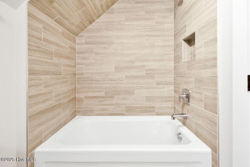 100554434 | Photo 42