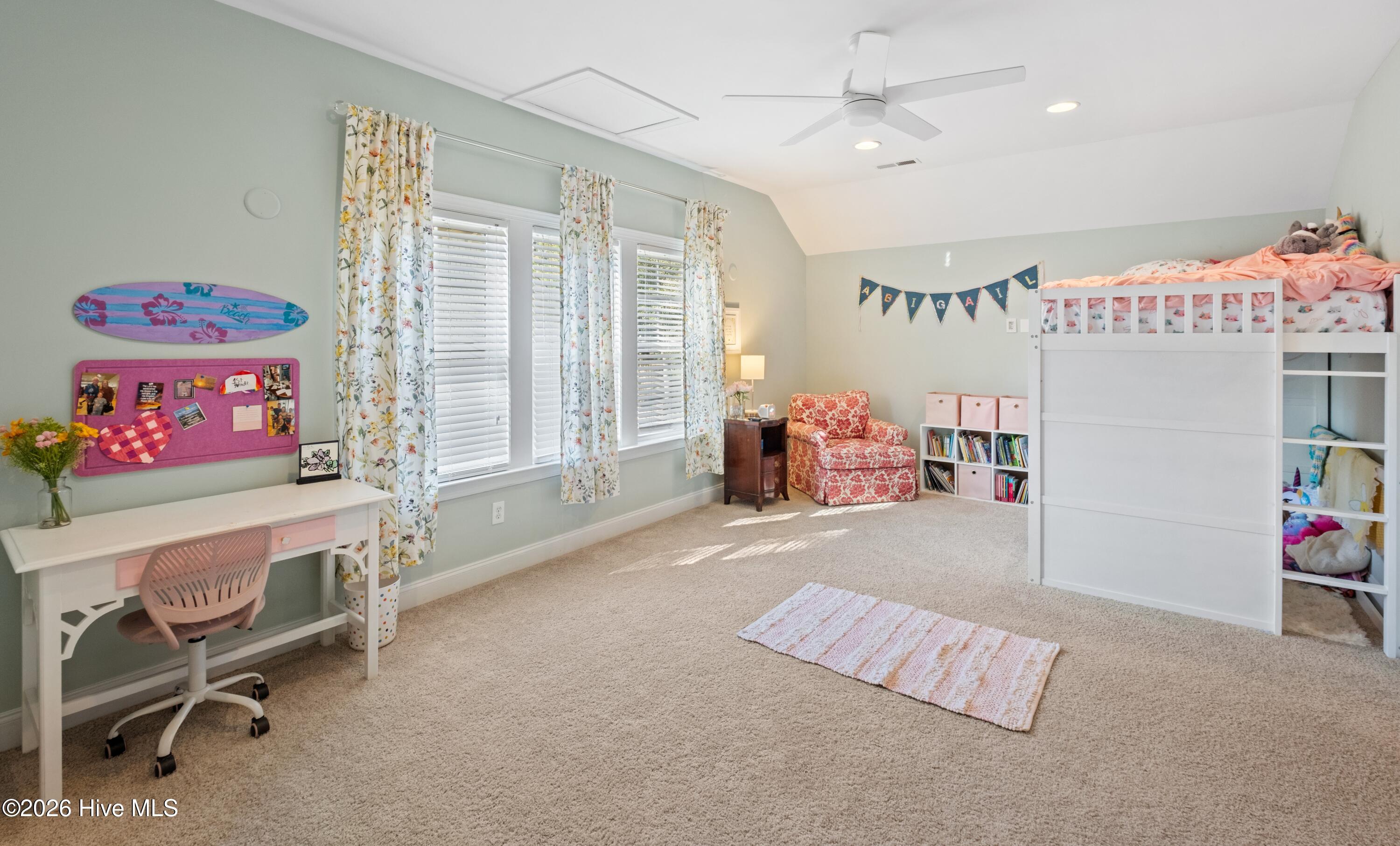 100554088 | Photo 46