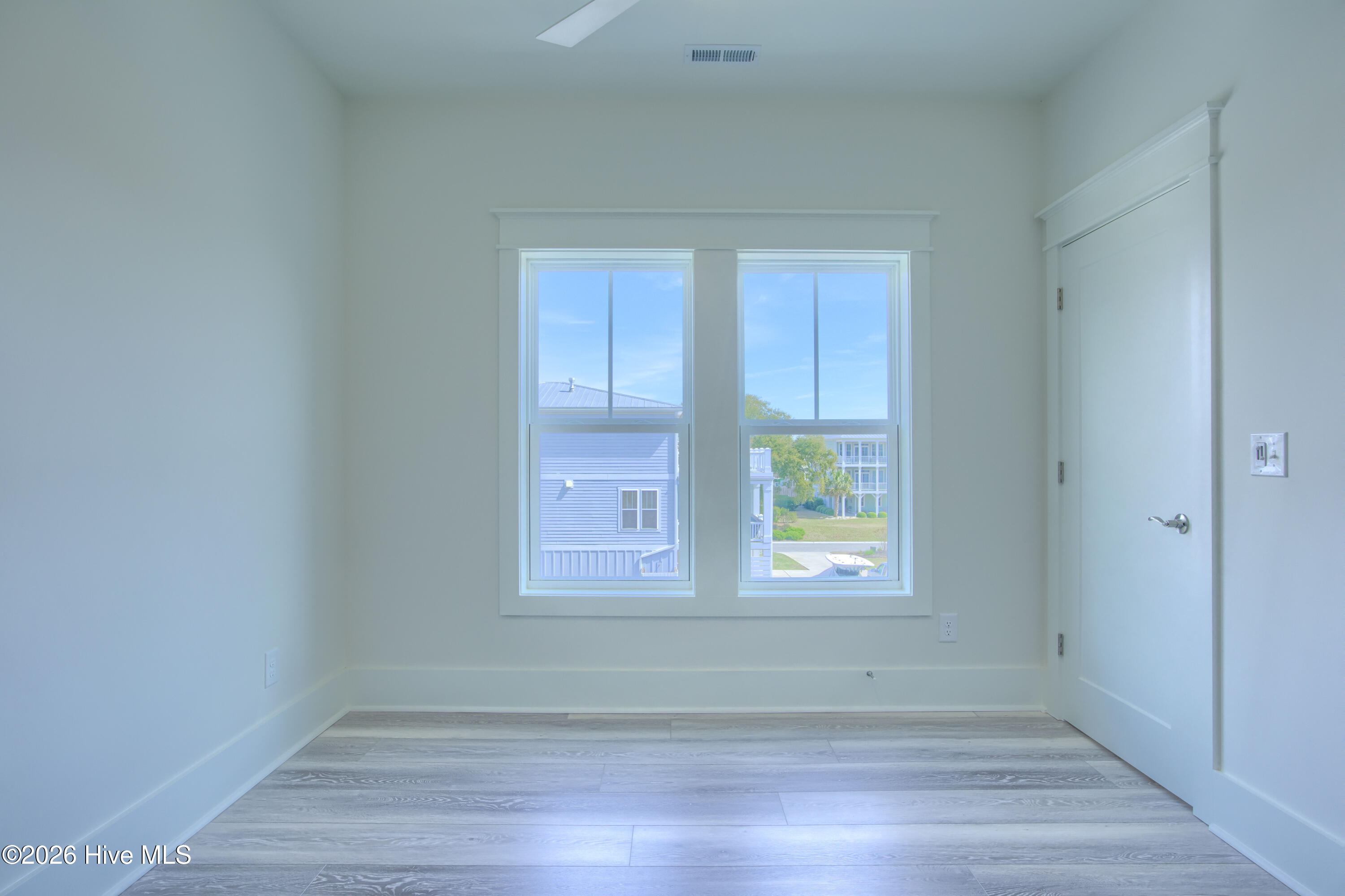 100559746 | Photo 19