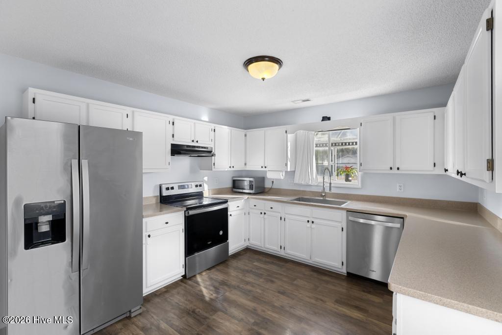 100553305 | Photo 30