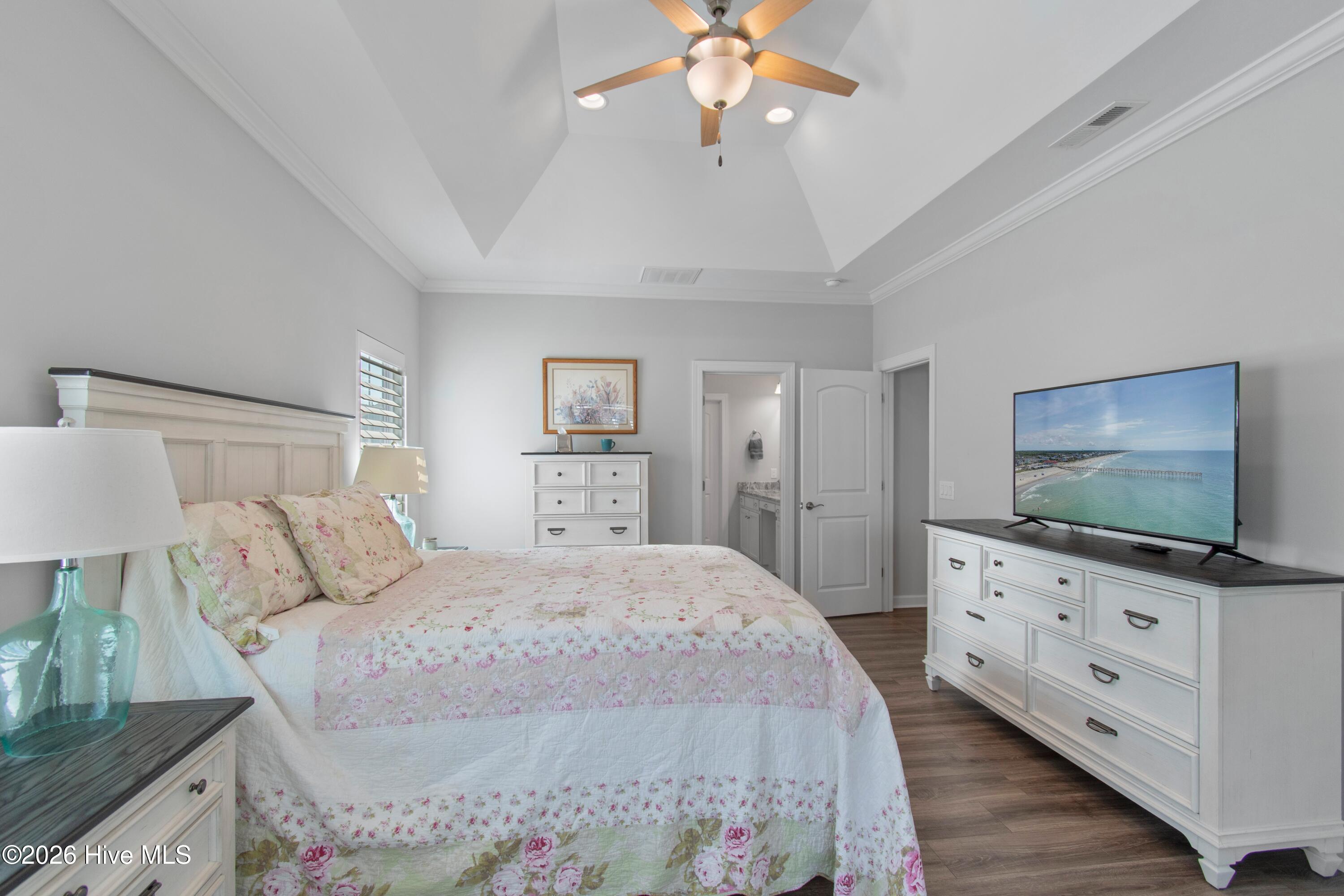 100559235 | Photo 24