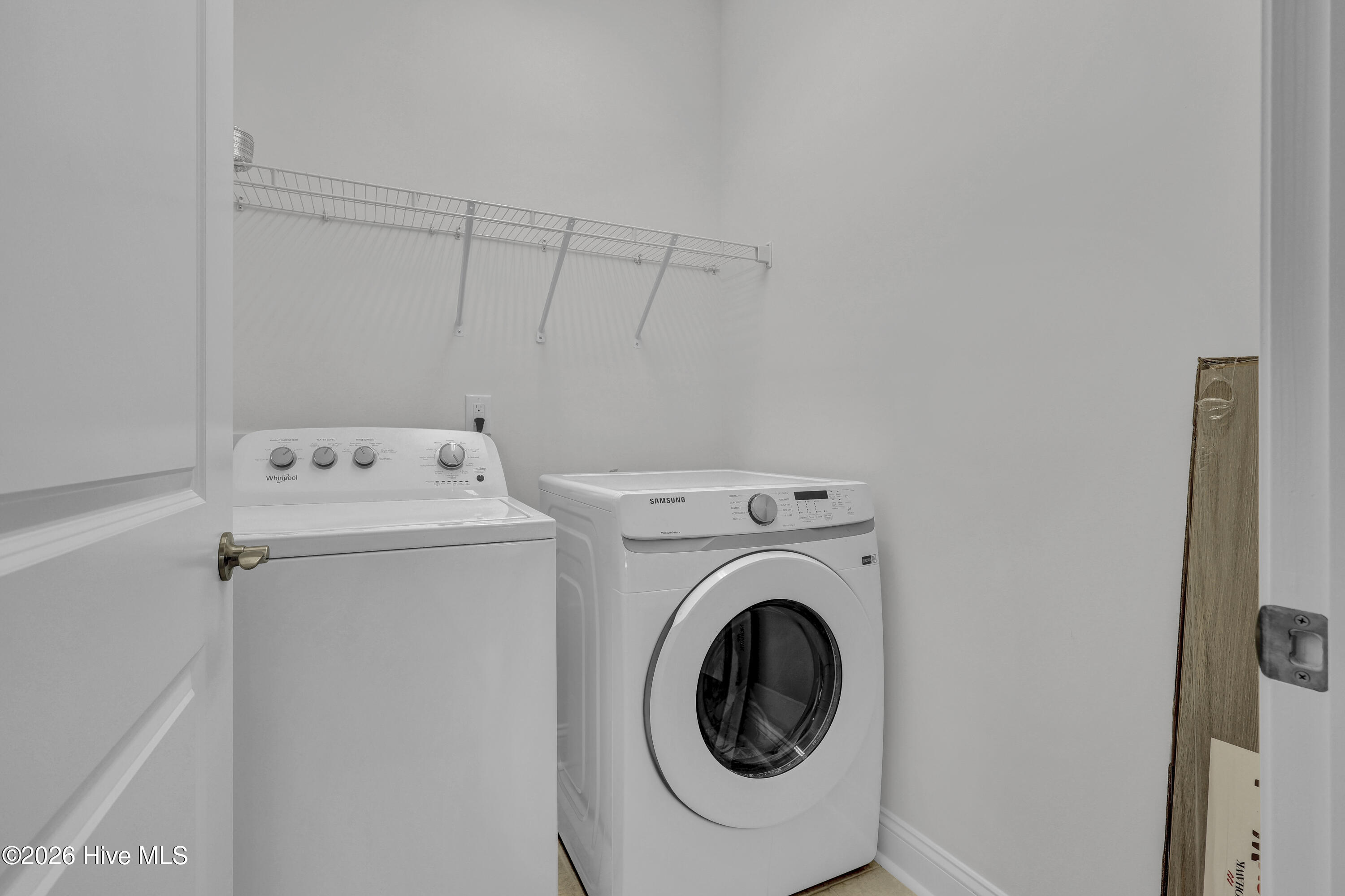 100567827 | Photo 25