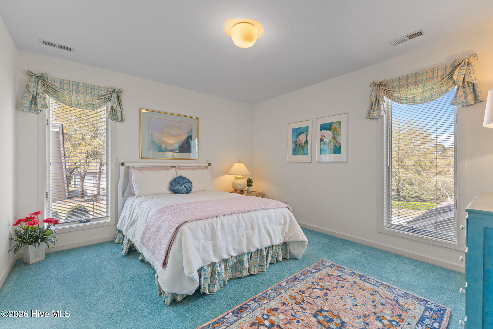 100564648 | Photo 44