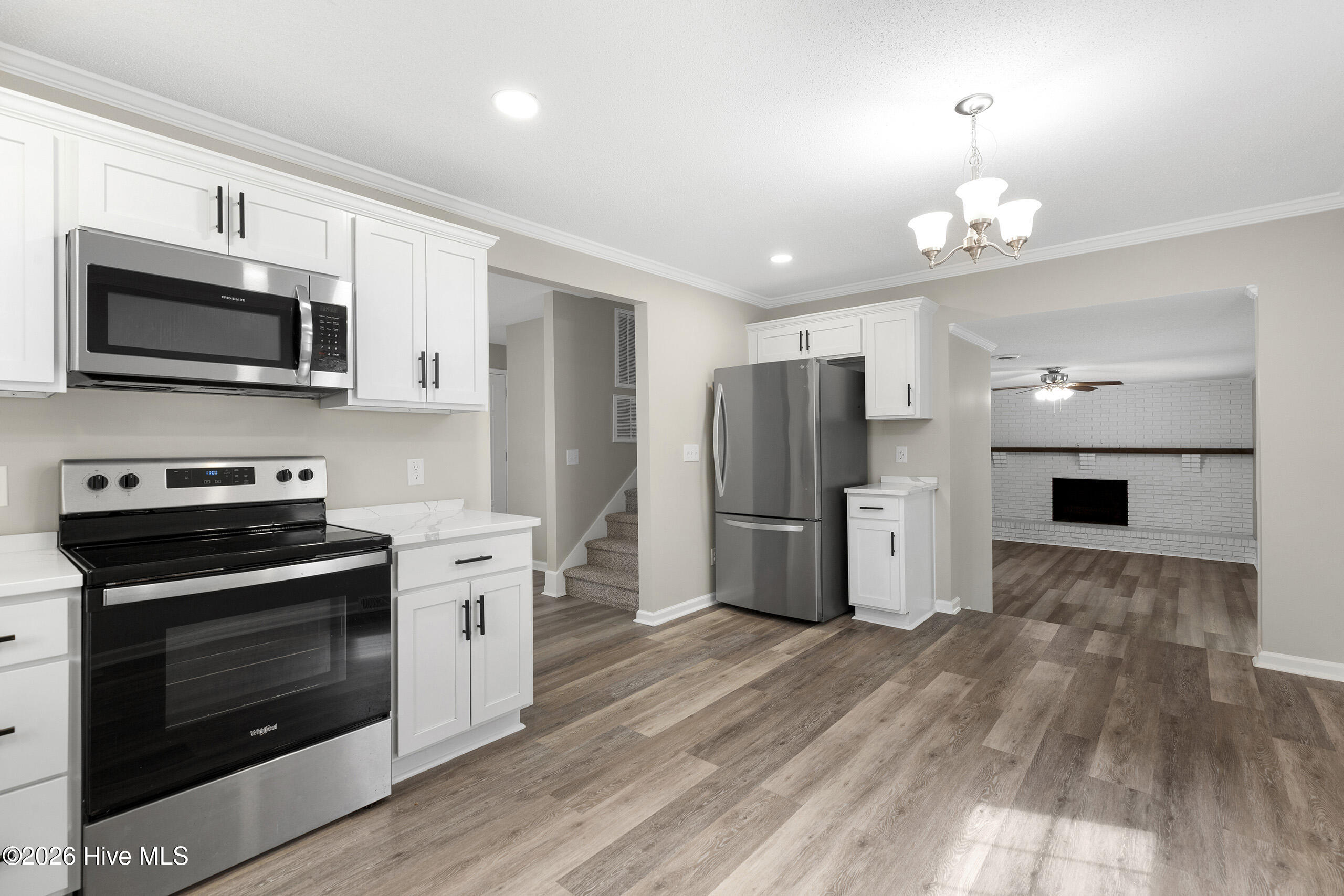 100558477 | Photo 13