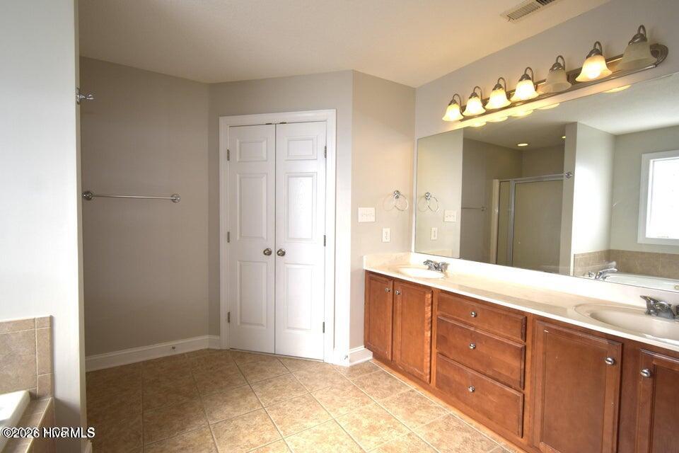 100558336 | Photo 16