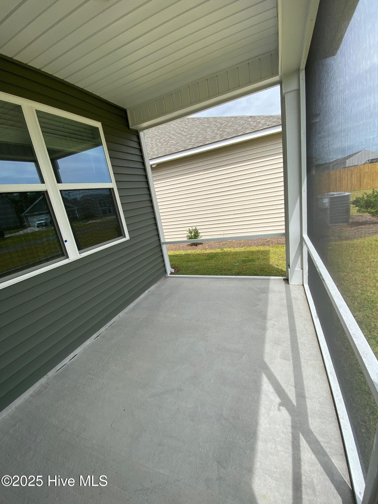 100529934 | Photo 36