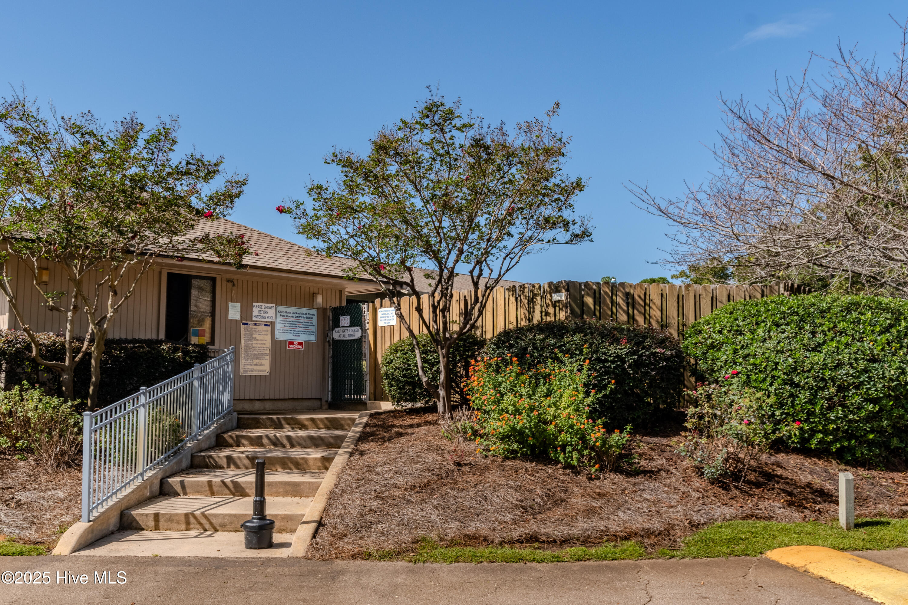 100534188 | Photo 35