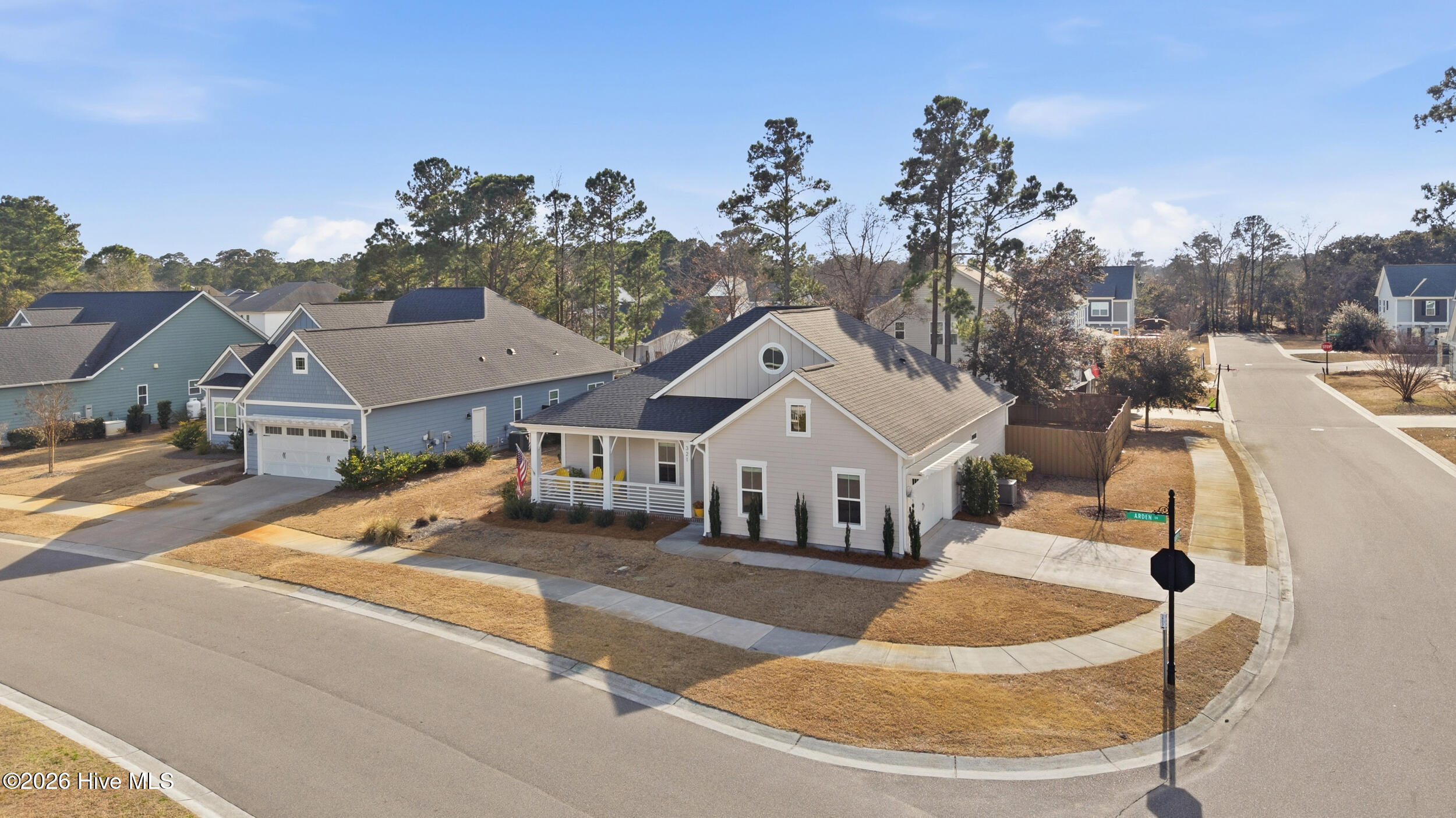 100557443 | Photo 43