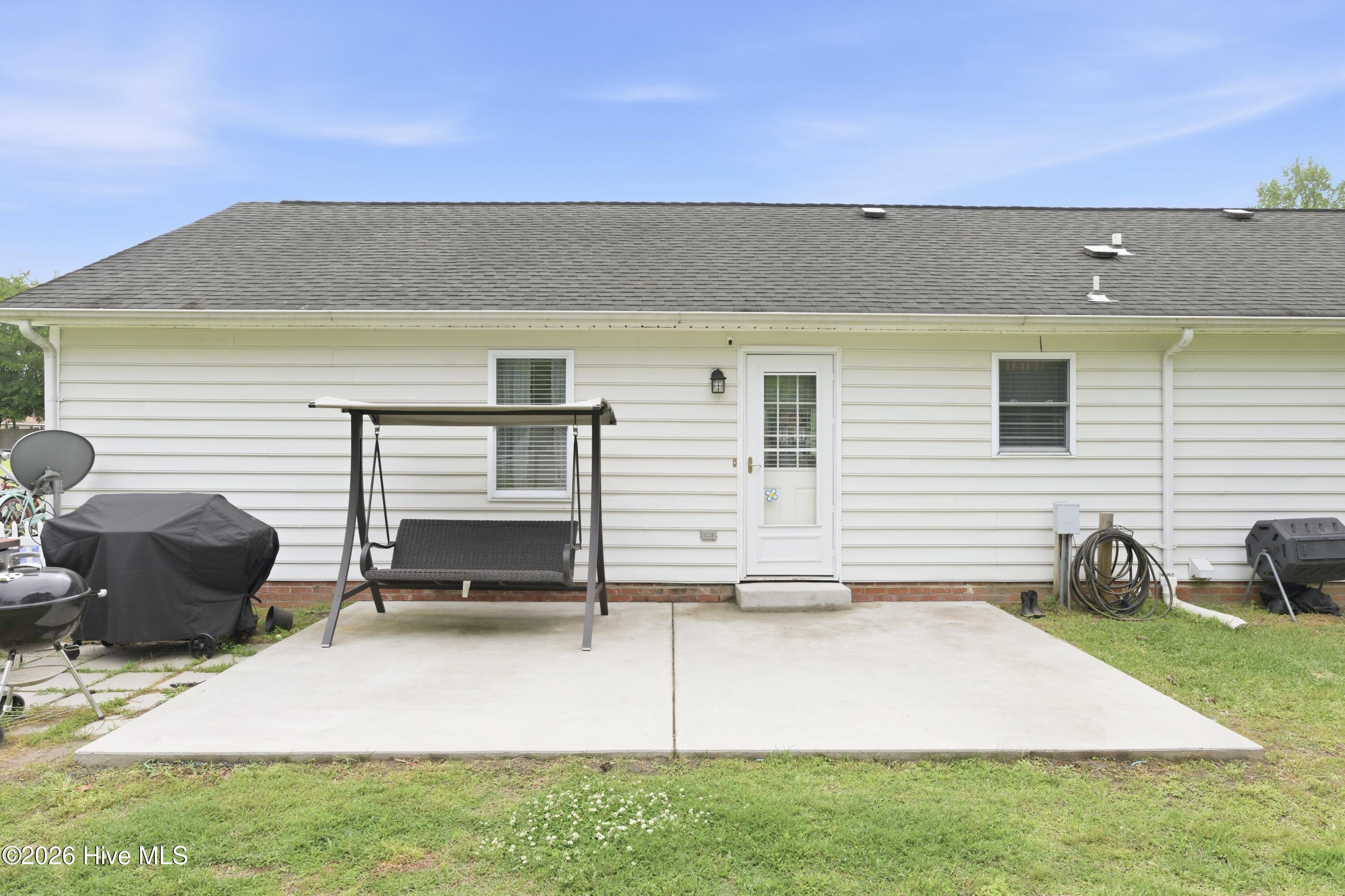 102 Tobacco Road,New Bern