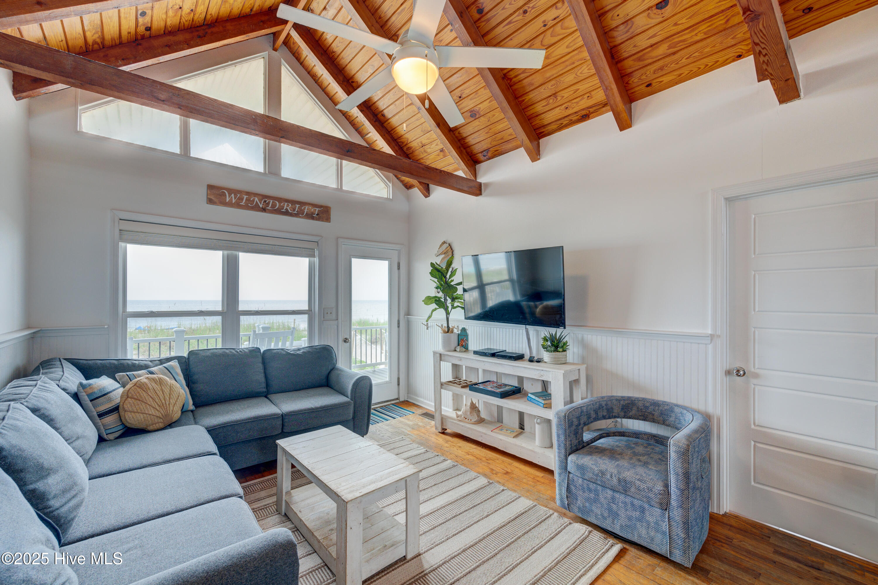 100526581 | Photo 29